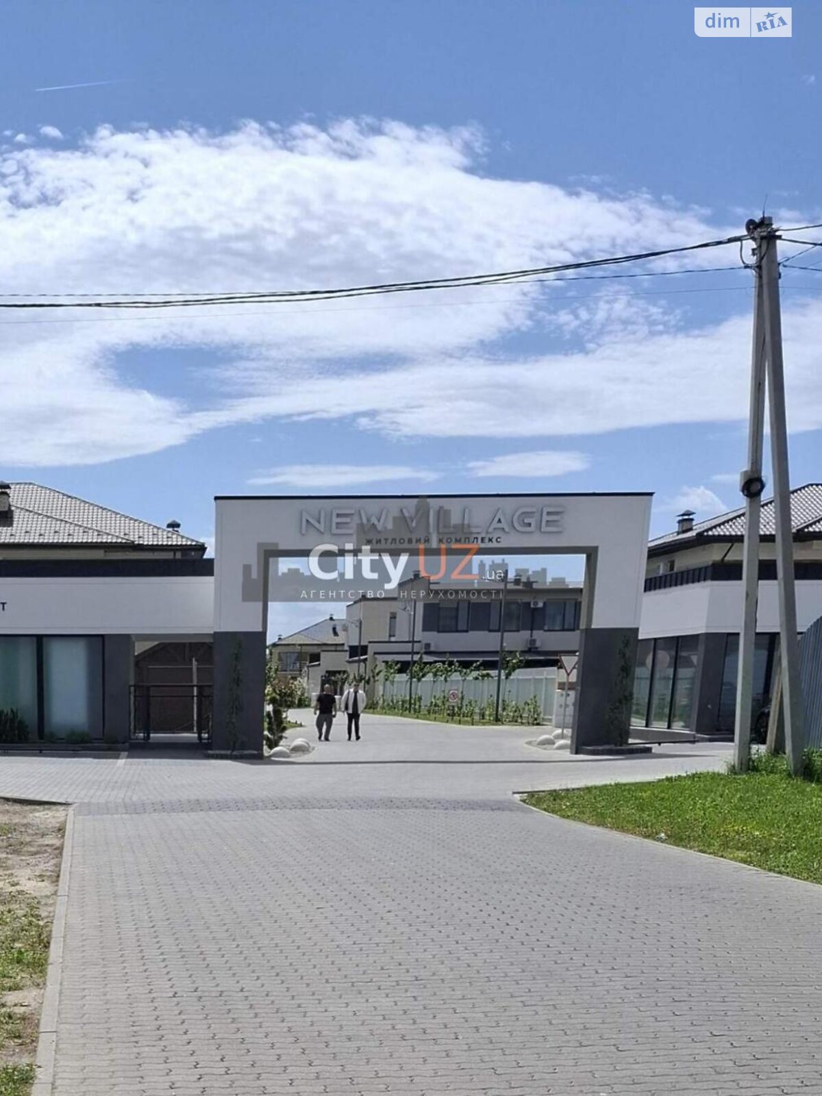 двухэтажный таунхаус, 120 кв. м, кирпич. Продажа в Сторожнице фото 1 двухэтажный таунхаус, 120 кв. м, кирпич. Продажа в Сторожнице фото 1