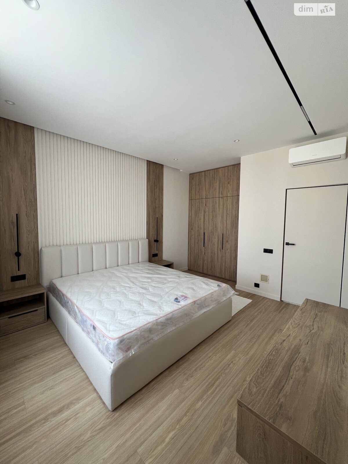 двухэтажный таунхаус, 125 кв. м, кирпич. Продажа в Сторожнице фото 1 двухэтажный таунхаус, 125 кв. м, кирпич. Продажа в Сторожнице фото 1