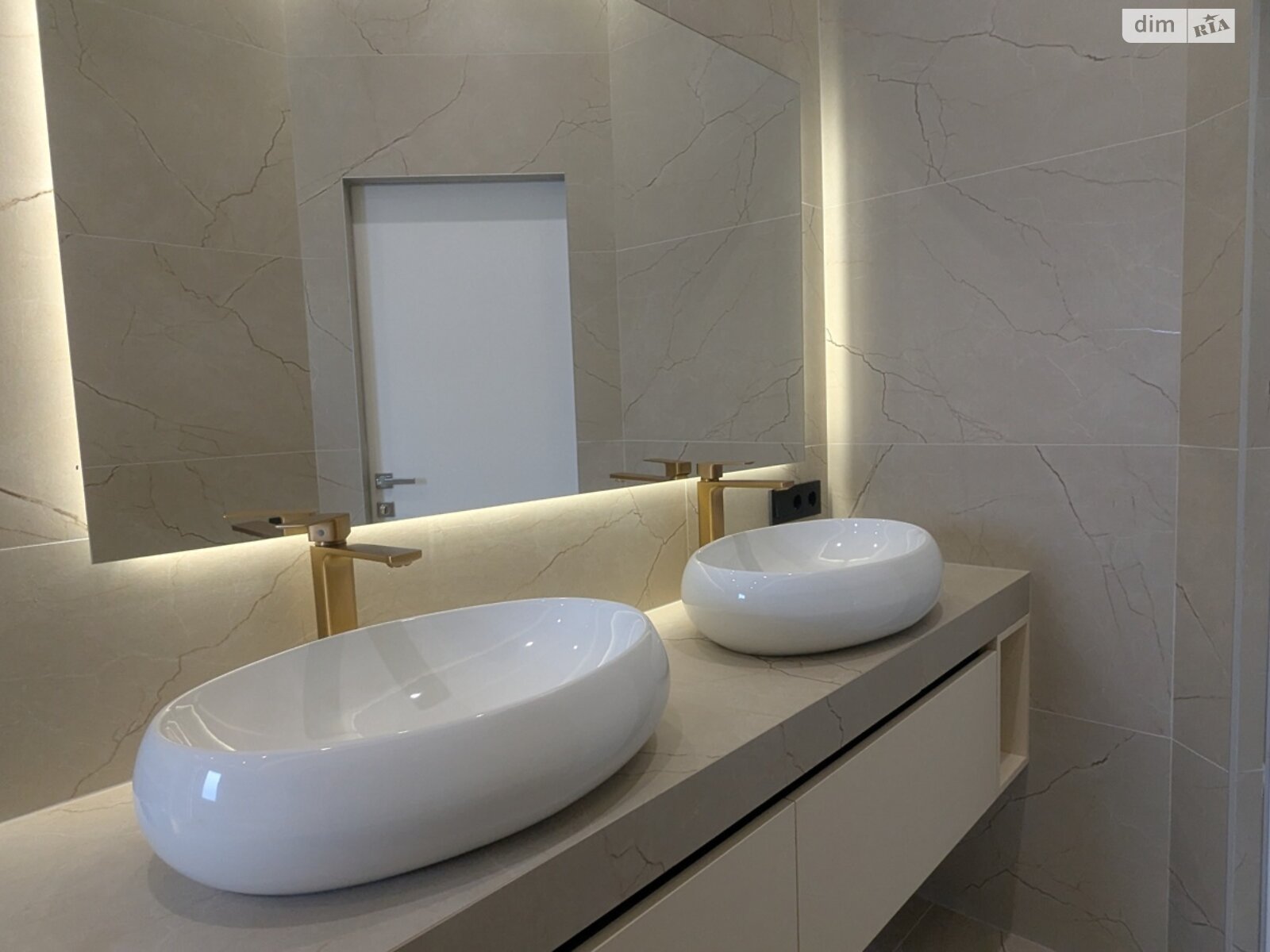 двоповерховий таунхаус, 123 кв. м, цегла. Продаж у Сторожниці фото 1 двоповерховий таунхаус, 123 кв. м, цегла. Продаж у Сторожниці фото 1