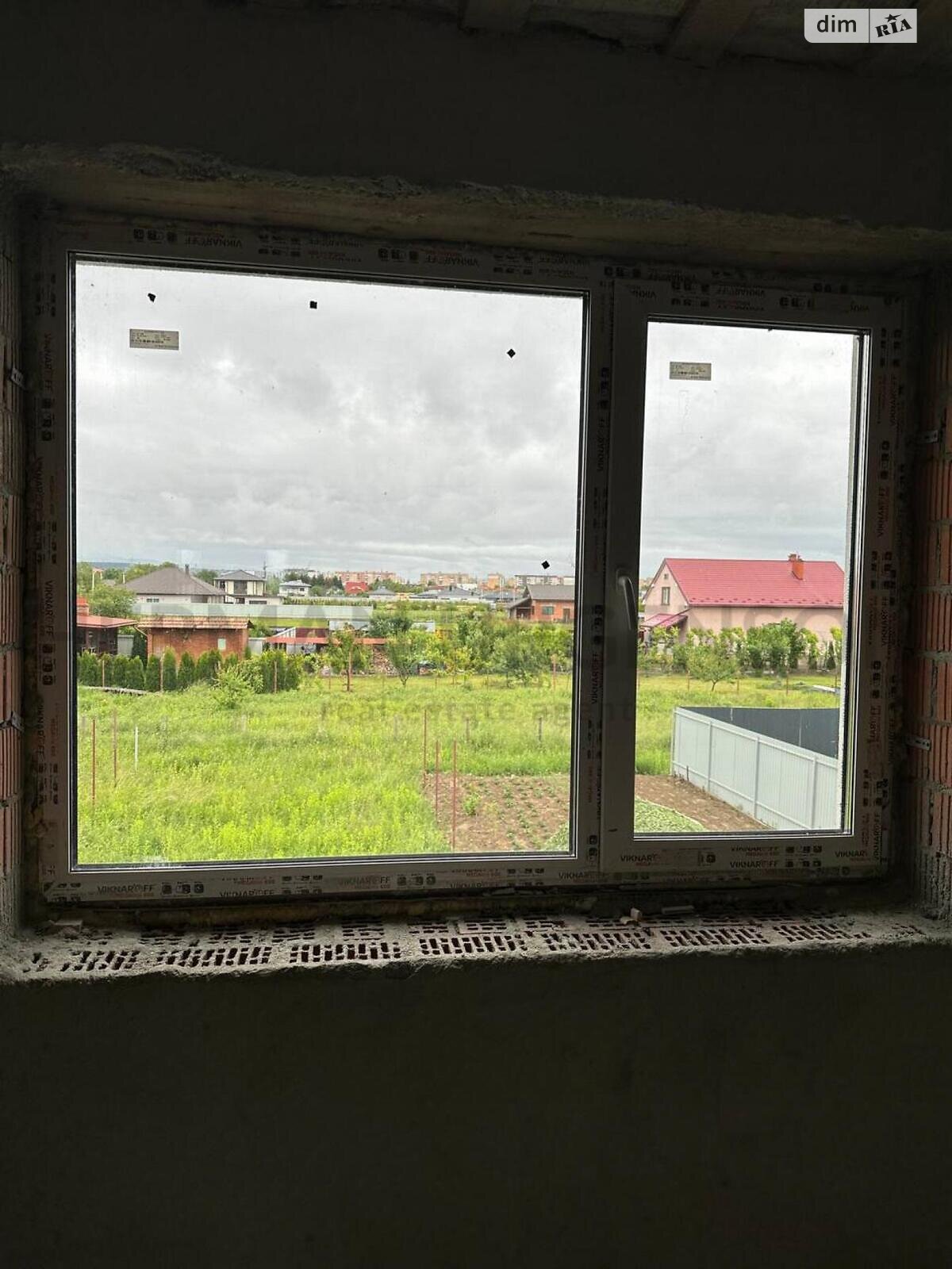 двухэтажный таунхаус, 152 кв. м, керамический блок. Продажа в Сторожнице фото 1 двухэтажный таунхаус, 152 кв. м, керамический блок. Продажа в Сторожнице фото 1