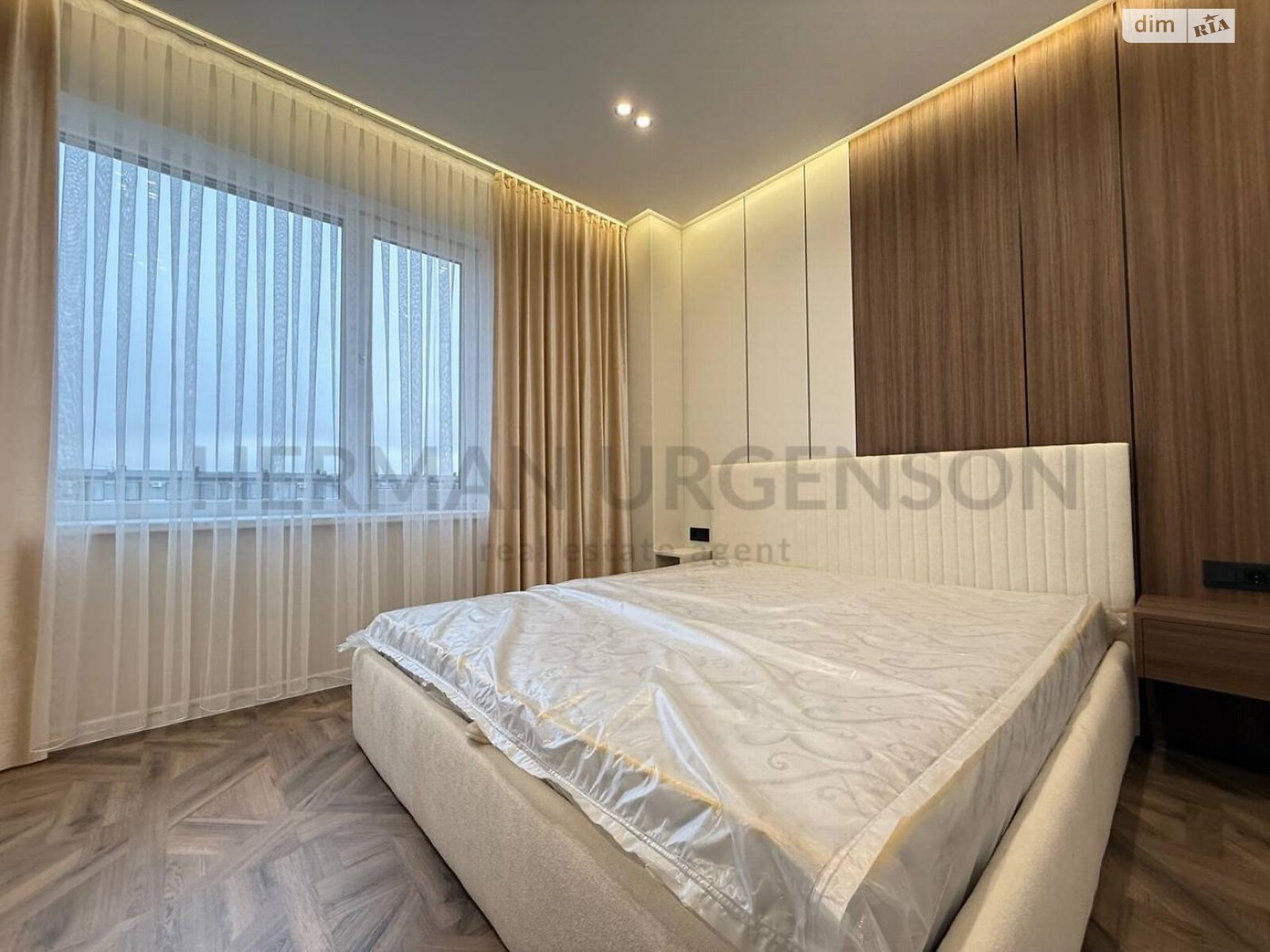 двухэтажный таунхаус, 121 кв. м, кирпич. Продажа в Сторожнице фото 1