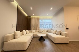 двухэтажный таунхаус, 121 кв. м, кирпич. Продажа в Сторожнице фото 2