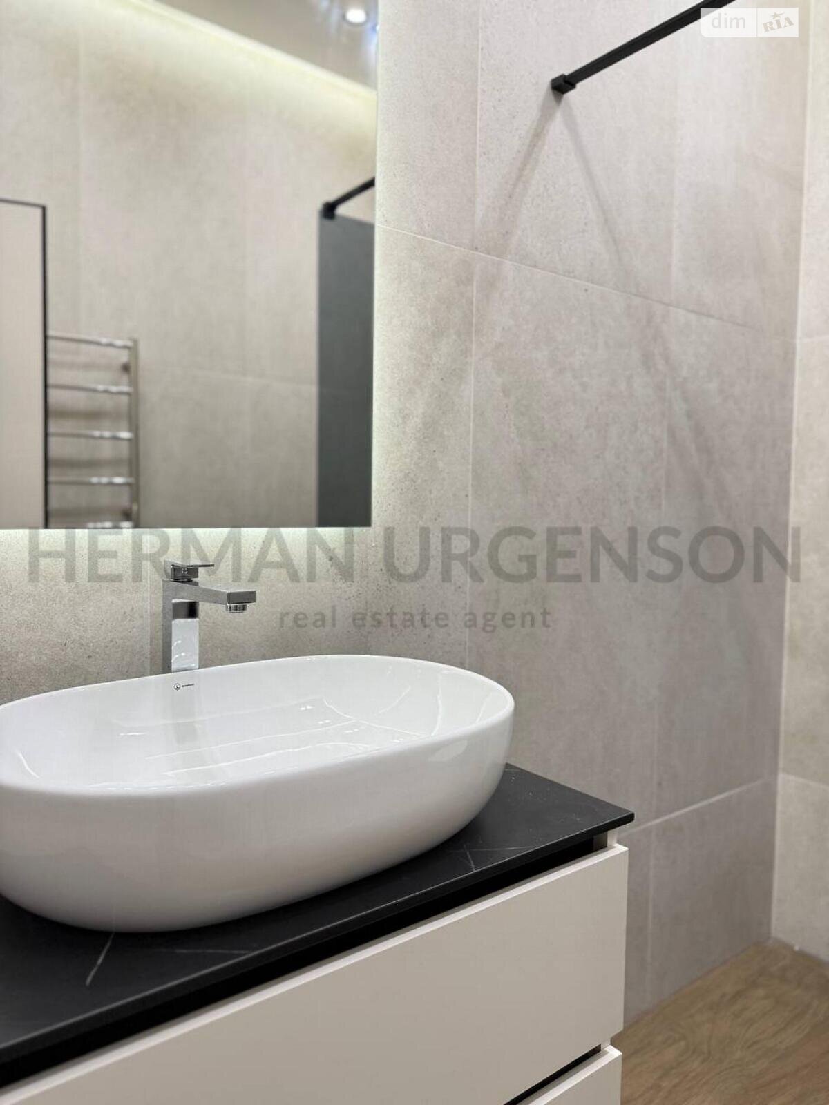 двухэтажный таунхаус, 121 кв. м, кирпич. Продажа в Сторожнице фото 1