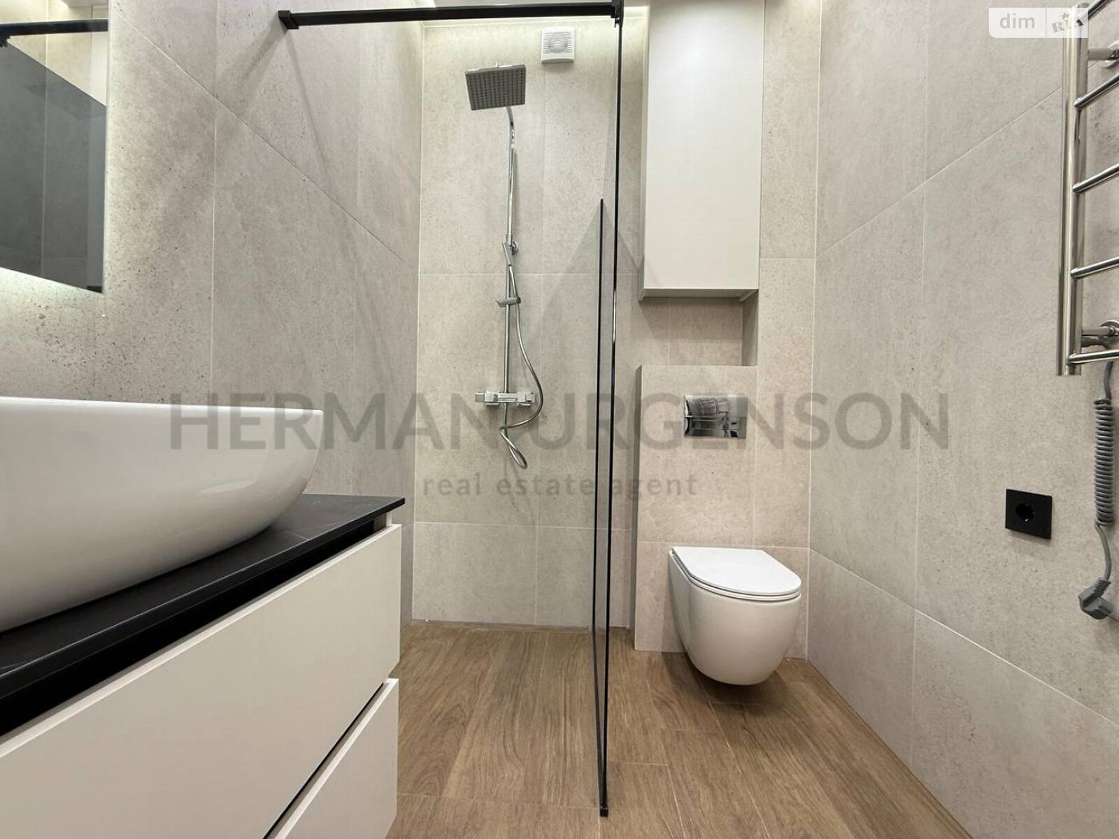 двухэтажный таунхаус, 121 кв. м, кирпич. Продажа в Сторожнице фото 1