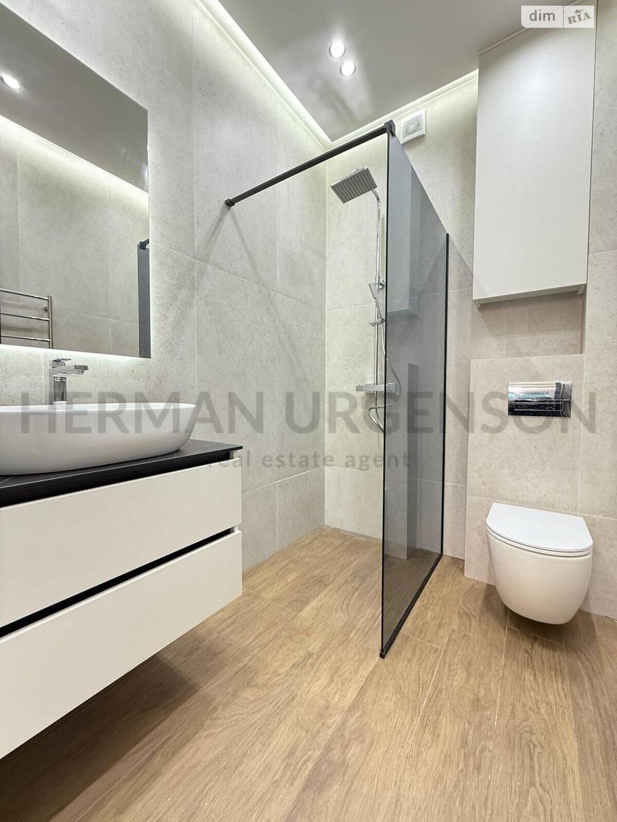 двухэтажный таунхаус, 121 кв. м, кирпич. Продажа в Сторожнице фото 1