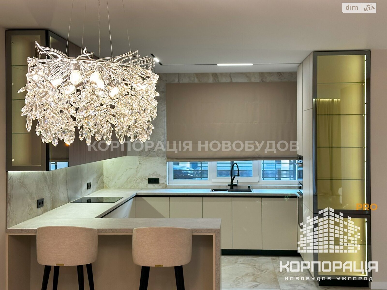 двухэтажный таунхаус, 145 кв. м, кирпич. Продажа в Сторожнице фото 1 двухэтажный таунхаус, 145 кв. м, кирпич. Продажа в Сторожнице фото 1