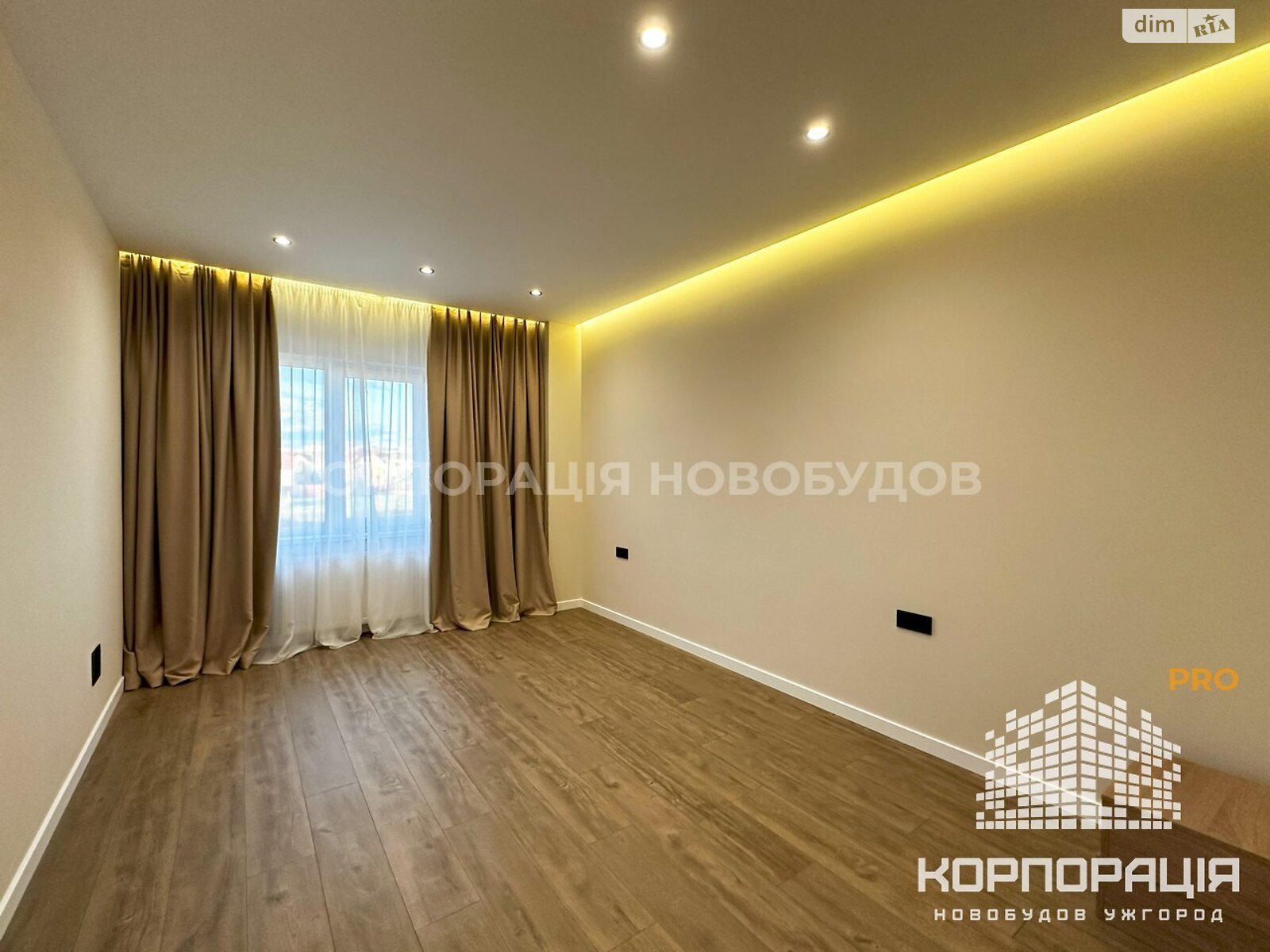 двухэтажный таунхаус, 145 кв. м, кирпич. Продажа в Сторожнице фото 1 двухэтажный таунхаус, 145 кв. м, кирпич. Продажа в Сторожнице фото 1