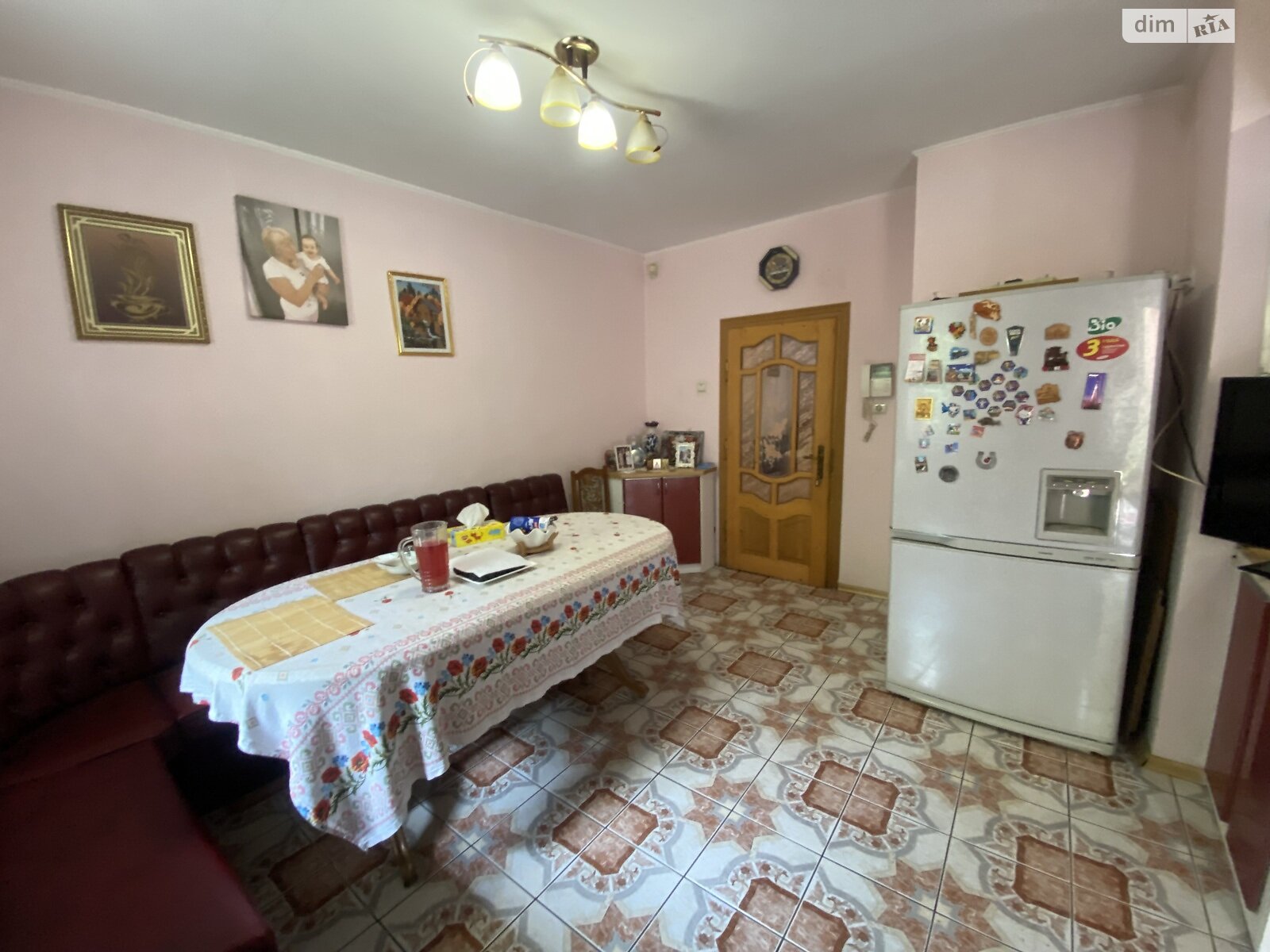 трехэтажный таунхаус, 235 кв. м, кирпич. Продажа в Тернополе район Канада фото 1 трехэтажный таунхаус, 235 кв. м, кирпич. Продажа в Тернополе район Канада фото 1