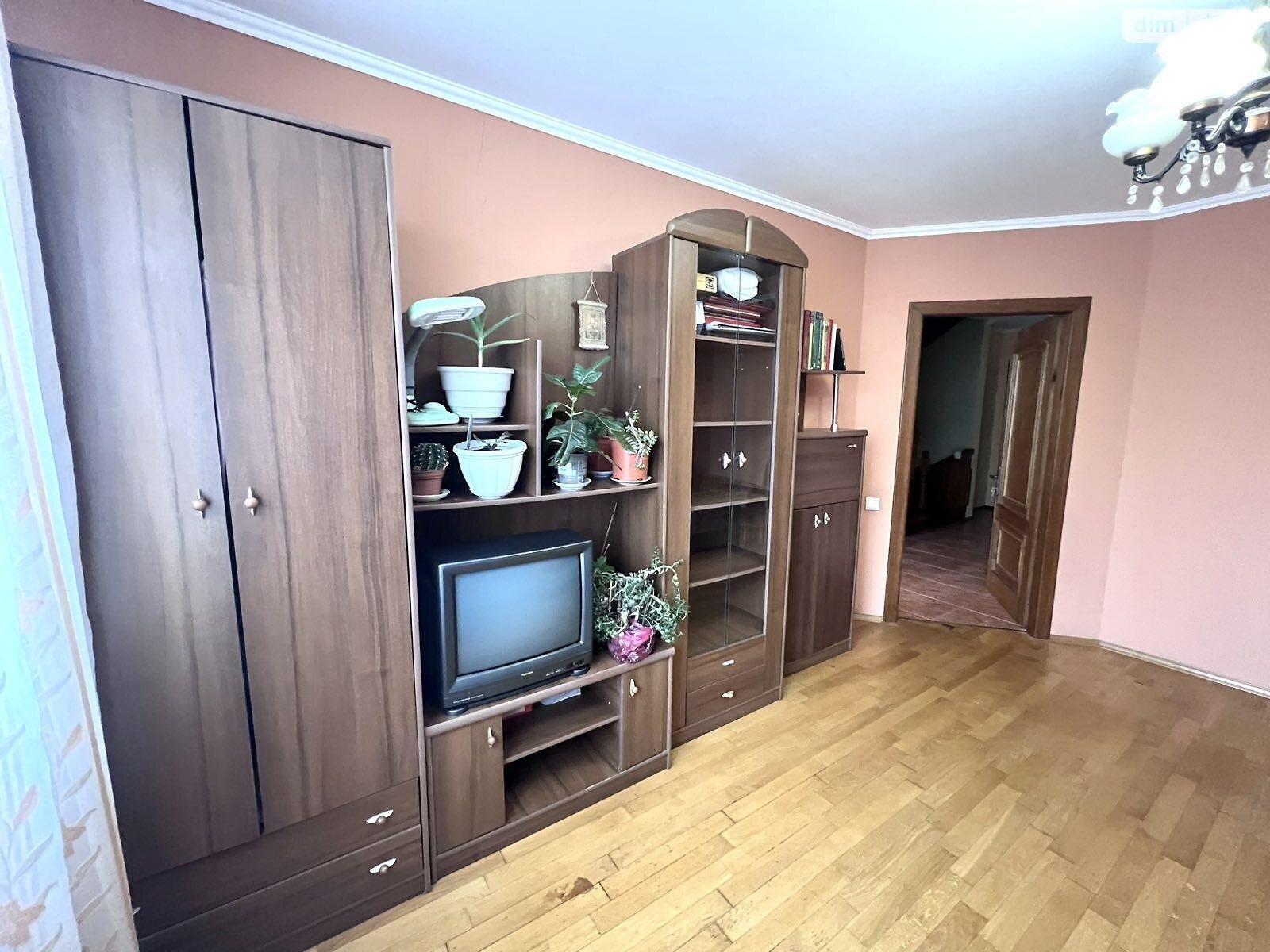 трехэтажный таунхаус, 337.6 кв. м, кирпич. Продажа в Тернополе район Канада фото 1 трехэтажный таунхаус, 337.6 кв. м, кирпич. Продажа в Тернополе район Канада фото 1