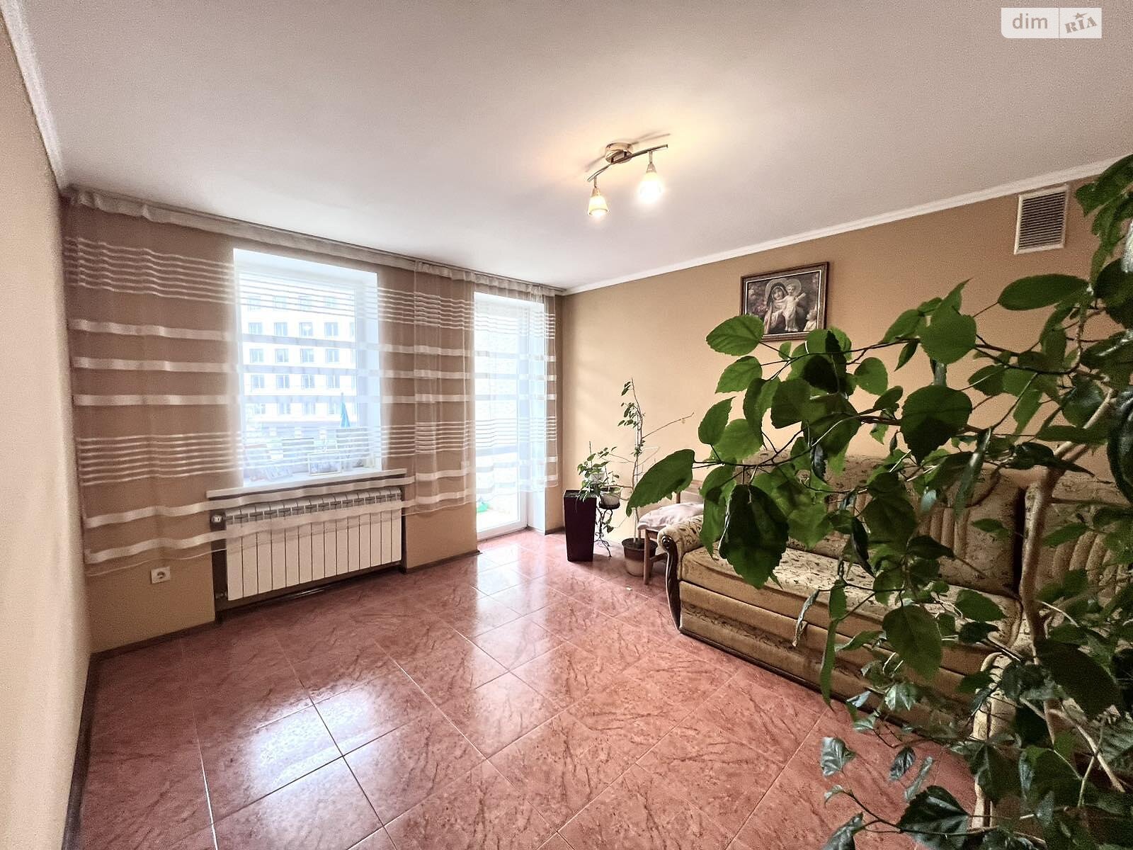 трехэтажный таунхаус, 337.6 кв. м, кирпич. Продажа в Тернополе район Канада фото 1 трехэтажный таунхаус, 337.6 кв. м, кирпич. Продажа в Тернополе район Канада фото 1