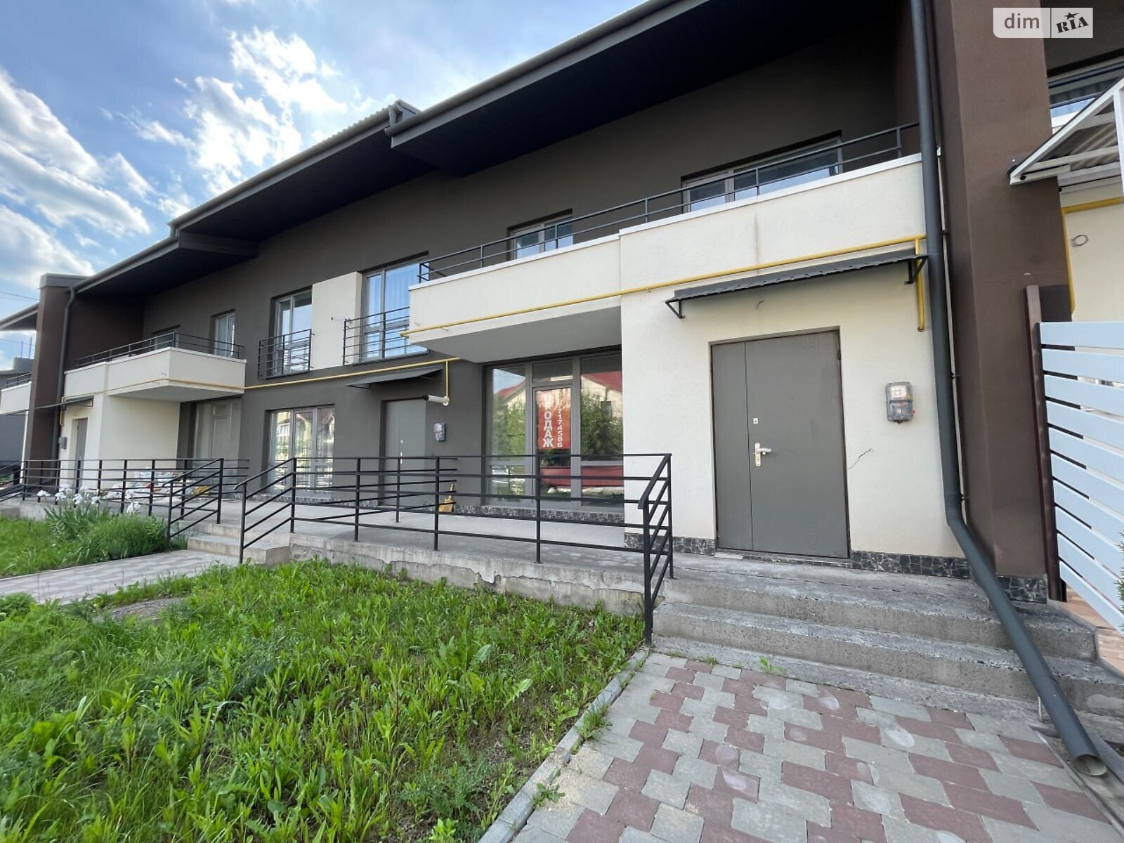 двухэтажный таунхаус, 108 кв. м, кирпич. Продажа в Тернополе район Сахарный завод фото 1 двухэтажный таунхаус, 108 кв. м, кирпич. Продажа в Тернополе район Сахарный завод фото 1