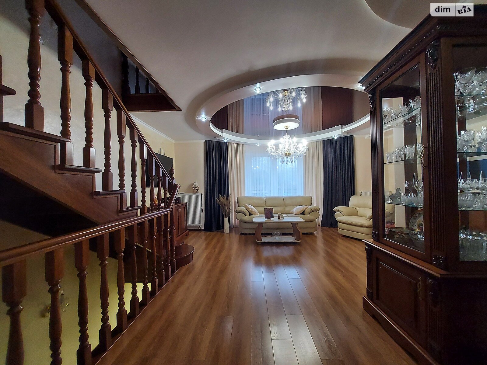 трехэтажный таунхаус, 170 кв. м, кирпич. Продажа в Тернополе район Северный фото 1 трехэтажный таунхаус, 170 кв. м, кирпич. Продажа в Тернополе район Северный фото 1