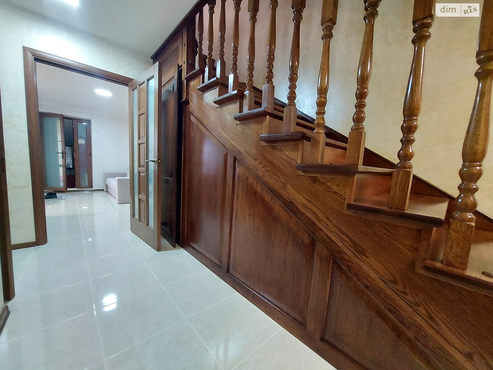 трехэтажный таунхаус, 170 кв. м, кирпич. Продажа в Тернополе район Северный фото 1 трехэтажный таунхаус, 170 кв. м, кирпич. Продажа в Тернополе район Северный фото 1