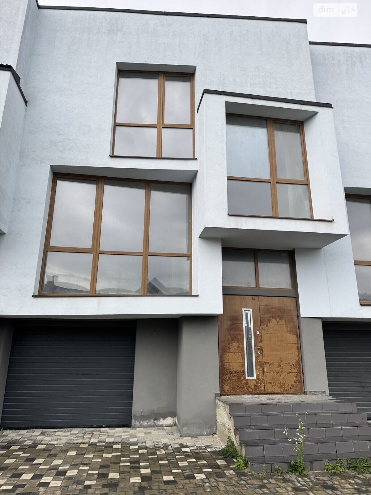 двухэтажный таунхаус, 175 кв. м, кирпич. Продажа в Трускавце район Трускавец фото 1 двухэтажный таунхаус, 175 кв. м, кирпич. Продажа в Трускавце район Трускавец фото 1