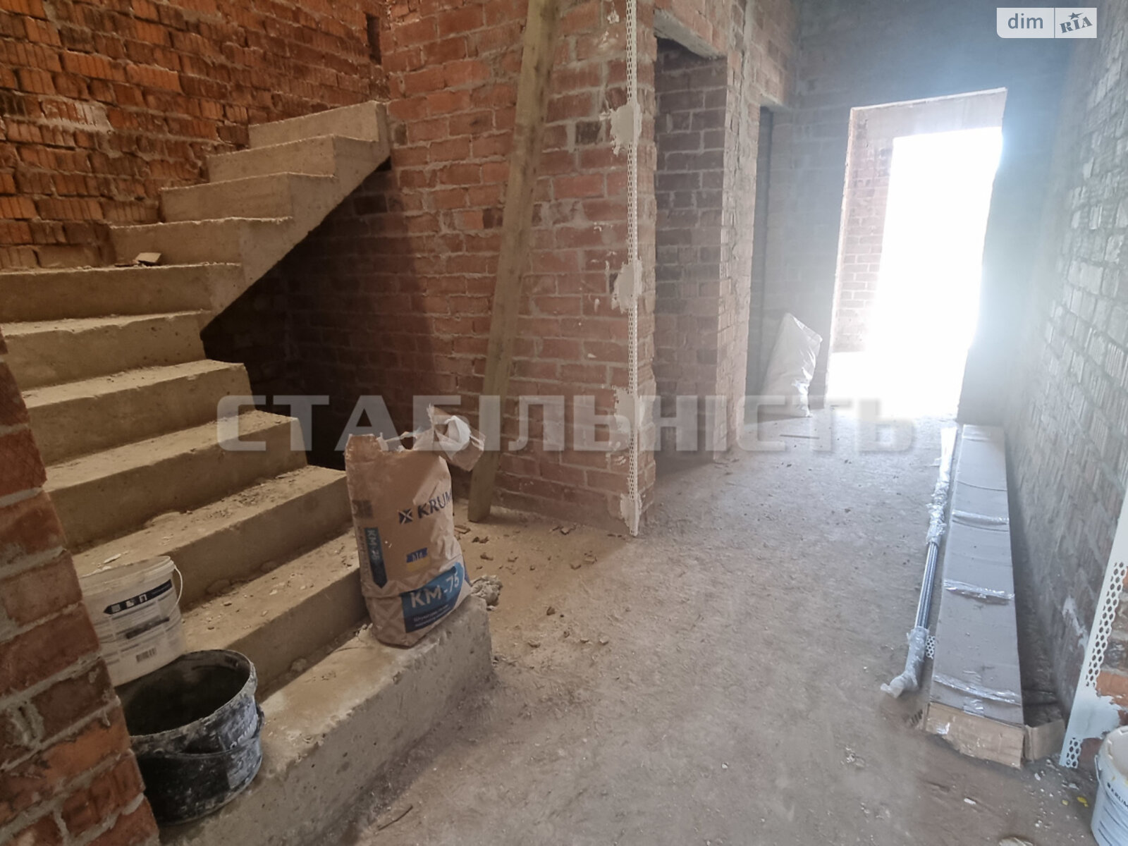 двухэтажный таунхаус, 134 кв. м, кирпич. Продажа в Угорниках фото 1 двухэтажный таунхаус, 134 кв. м, кирпич. Продажа в Угорниках фото 1