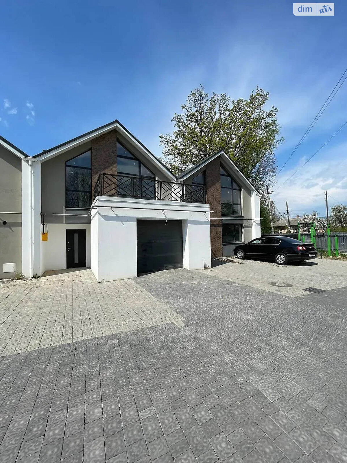 двухэтажный таунхаус, 140 кв. м, кирпич. Продажа в Угорниках фото 1