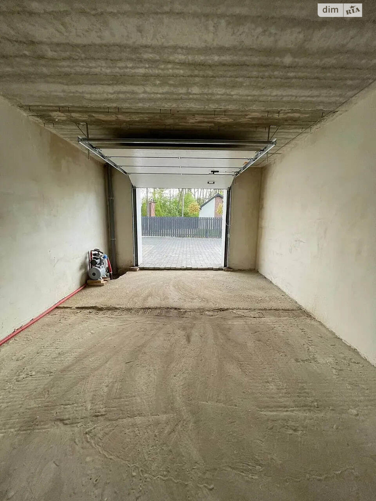 двухэтажный таунхаус, 140 кв. м, кирпич. Продажа в Угорниках фото 1