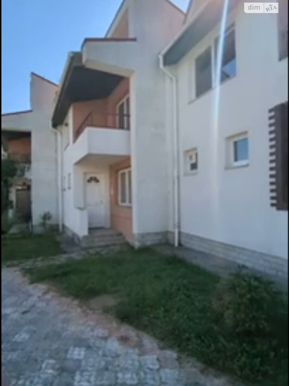 двухэтажный таунхаус, 90 кв. м, кирпич. Продажа в Угринове фото 1