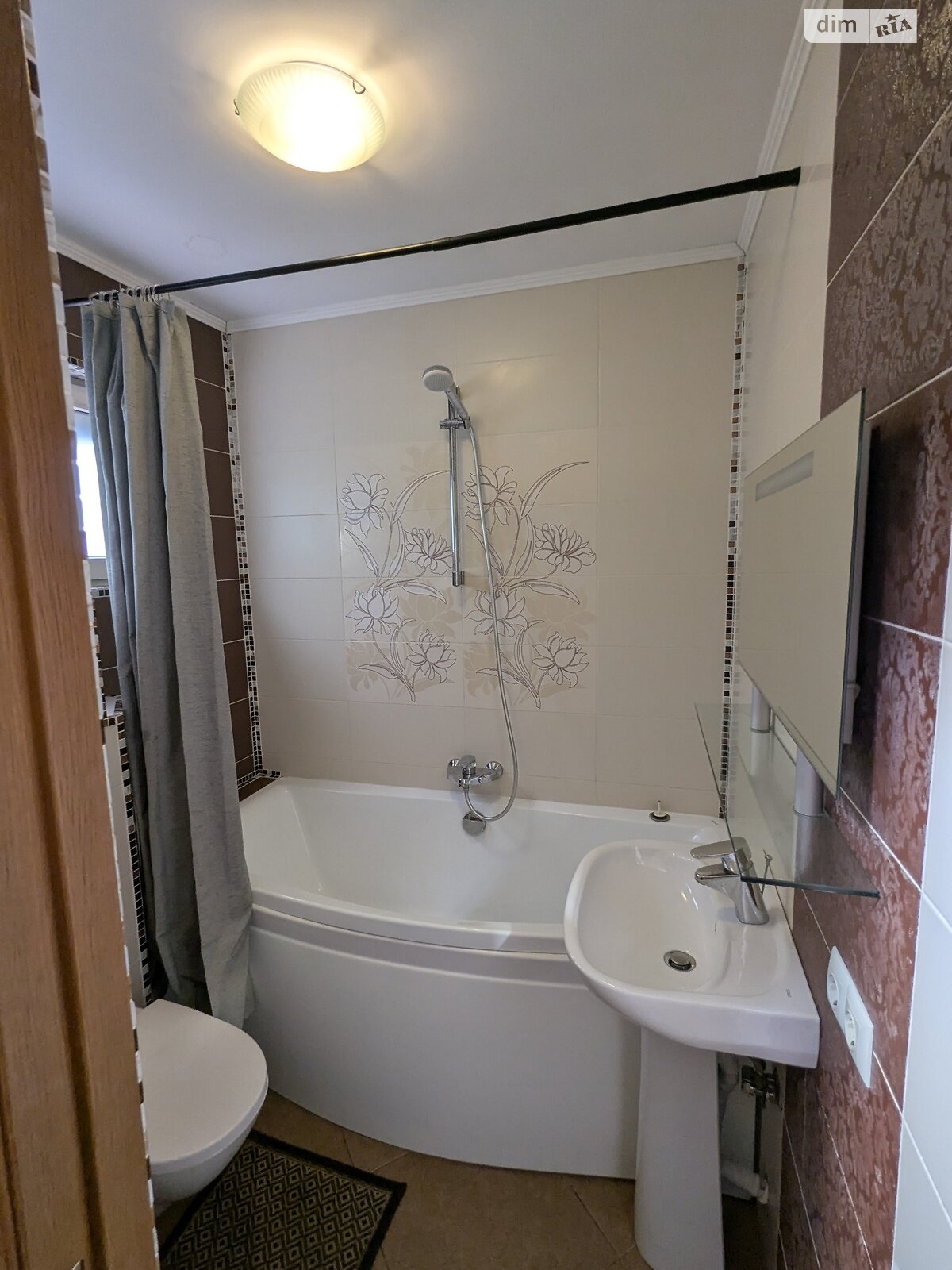 двухэтажный таунхаус, 90 кв. м, кирпич. Продажа в Угринове фото 1