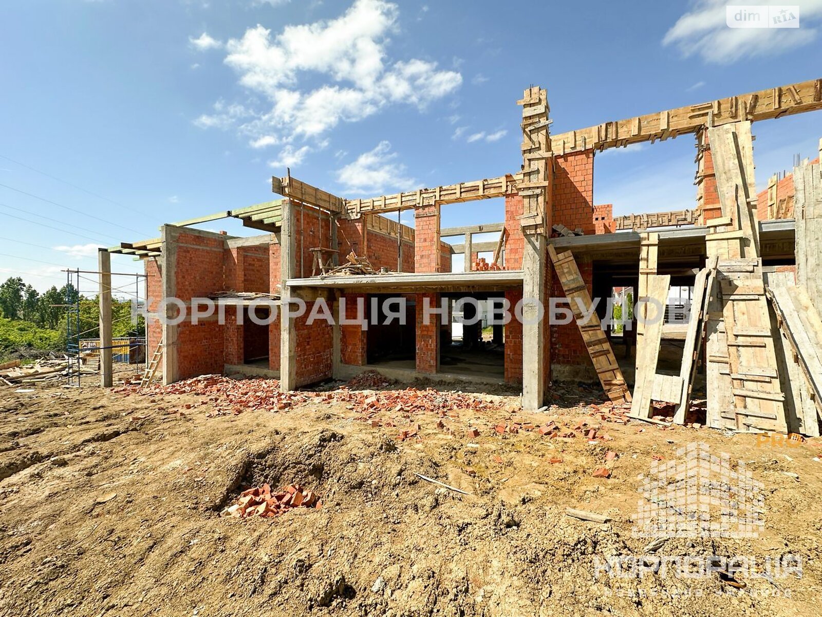 двухэтажный таунхаус, 179 кв. м, кирпич. Продажа в Ужгороде район БАМ фото 1 двухэтажный таунхаус, 179 кв. м, кирпич. Продажа в Ужгороде район БАМ фото 1