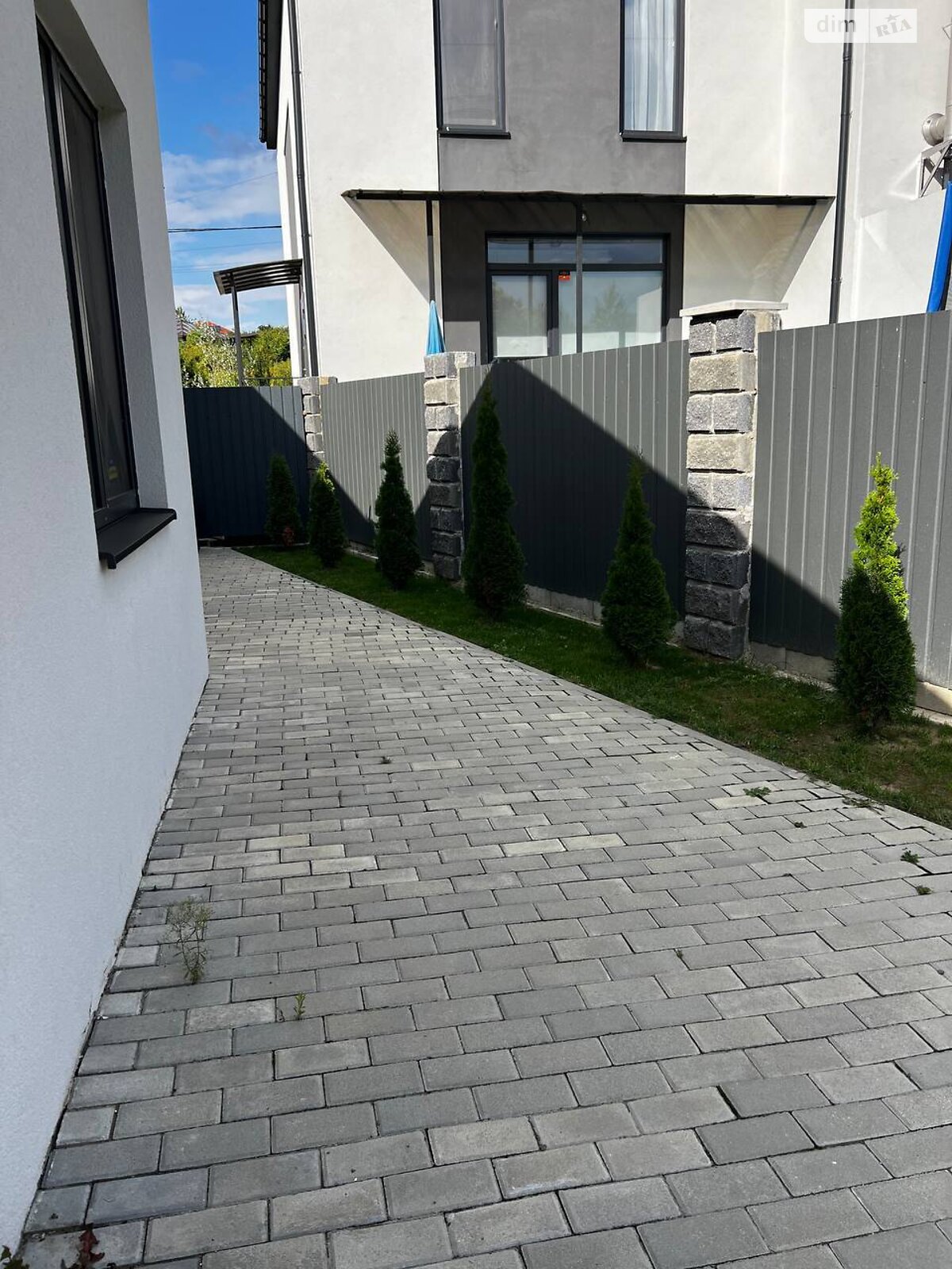 двоповерховий таунхаус, 230 кв. м, цегла. Продаж в Ужгороді, район БАМ фото 1 двоповерховий таунхаус, 230 кв. м, цегла. Продаж в Ужгороді, район БАМ фото 1