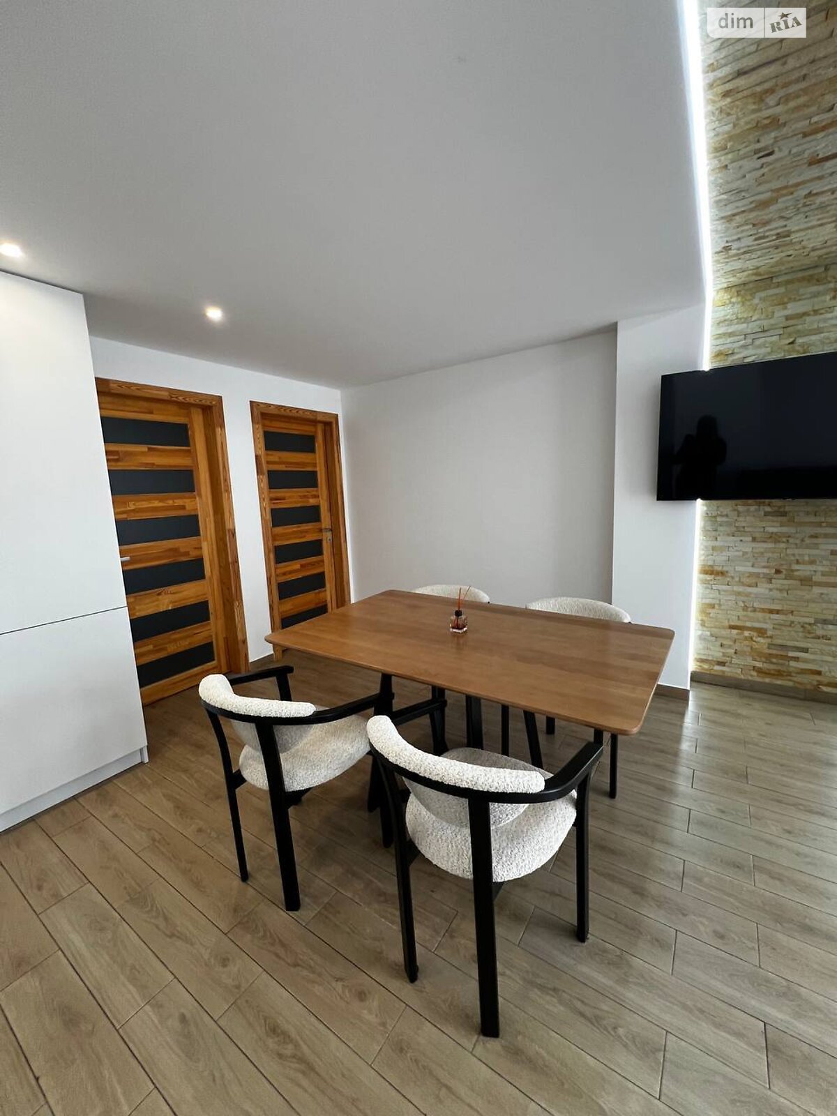 двоповерховий таунхаус, 230 кв. м, цегла. Продаж в Ужгороді, район БАМ фото 1 двоповерховий таунхаус, 230 кв. м, цегла. Продаж в Ужгороді, район БАМ фото 1