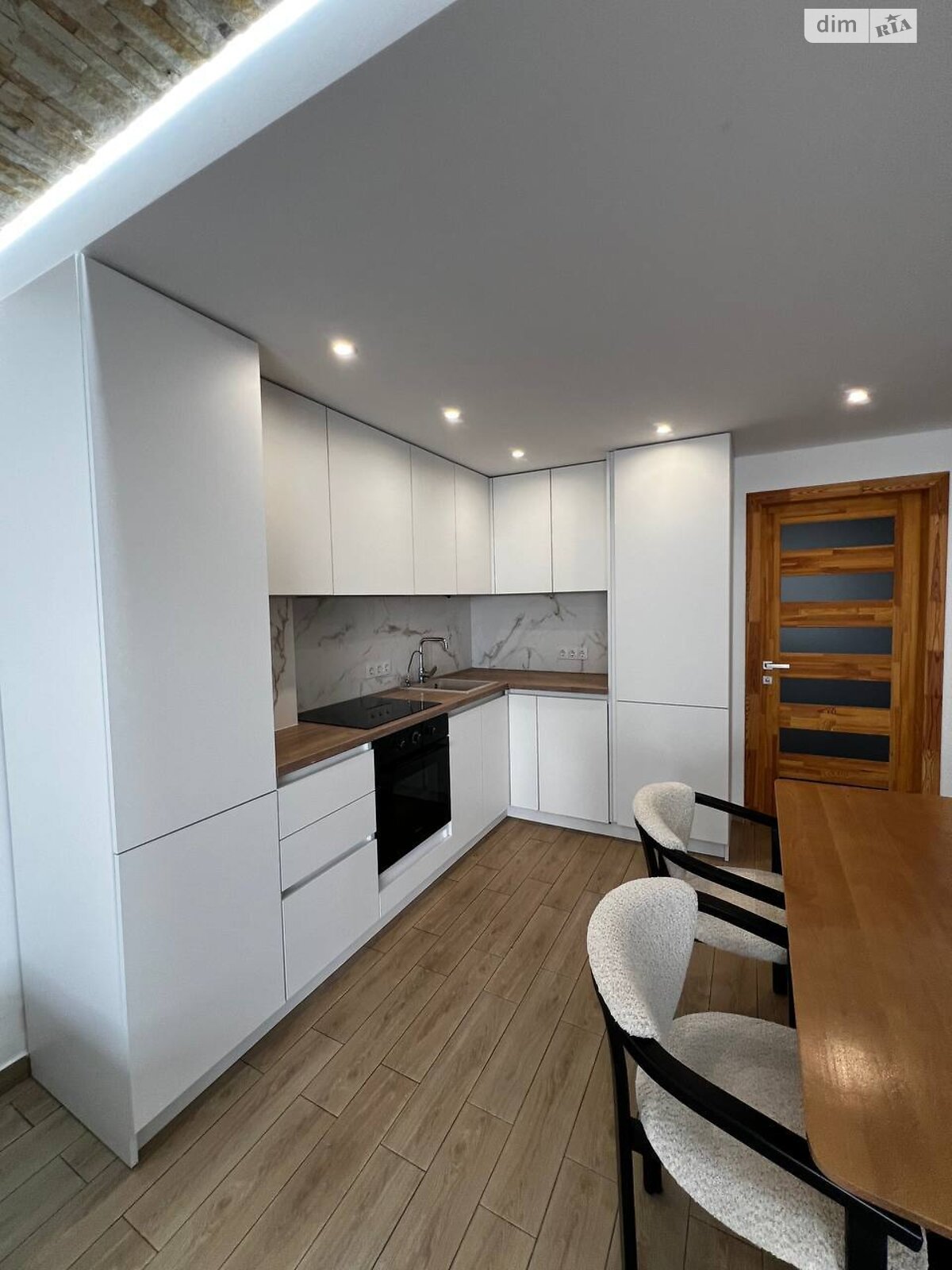 двоповерховий таунхаус, 230 кв. м, цегла. Продаж в Ужгороді, район БАМ фото 1 двоповерховий таунхаус, 230 кв. м, цегла. Продаж в Ужгороді, район БАМ фото 1