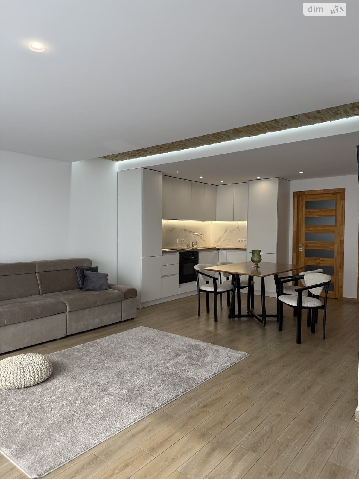 двоповерховий таунхаус, 230 кв. м, цегла. Продаж в Ужгороді, район БАМ фото 1 двоповерховий таунхаус, 230 кв. м, цегла. Продаж в Ужгороді, район БАМ фото 1