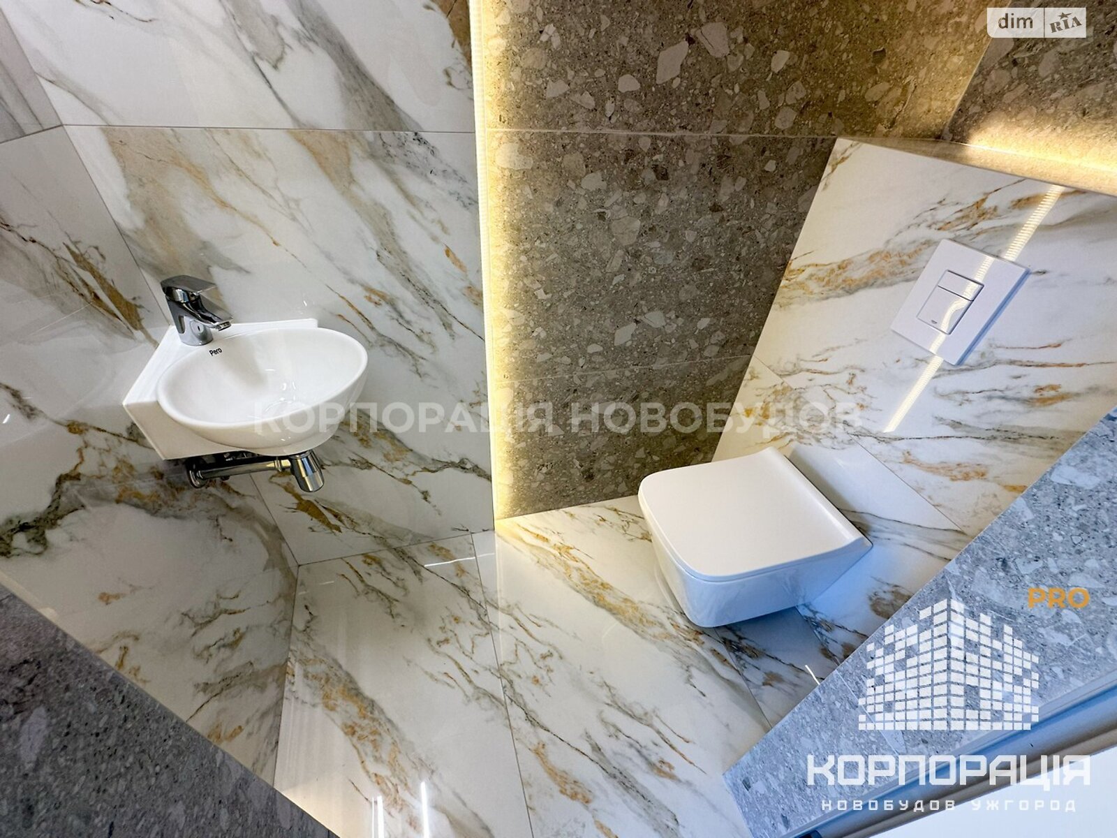 двухэтажный таунхаус, 135 кв. м, кирпич. Продажа в Ужгороде район Червеница фото 1 двухэтажный таунхаус, 135 кв. м, кирпич. Продажа в Ужгороде район Червеница фото 1