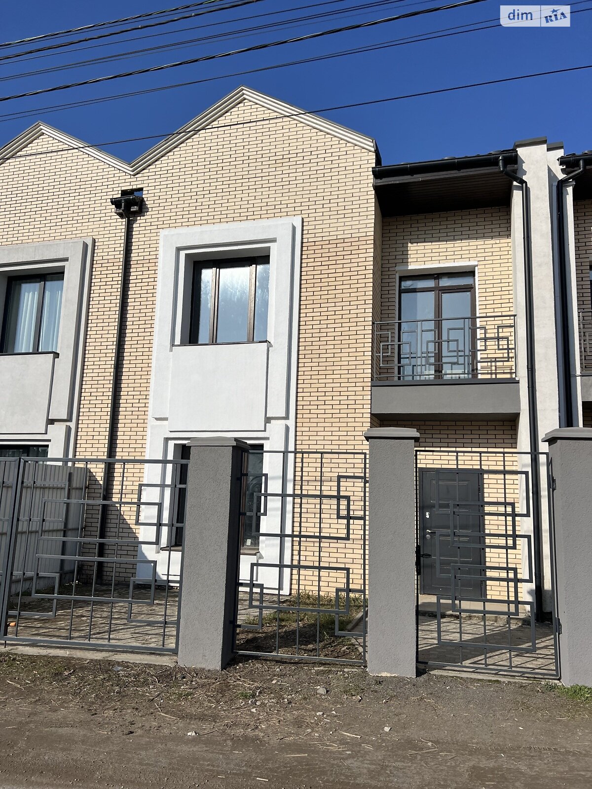 двухэтажный таунхаус, 130 кв. м, кирпич. Продажа в Ужгороде район Червеница фото 1 двухэтажный таунхаус, 130 кв. м, кирпич. Продажа в Ужгороде район Червеница фото 1