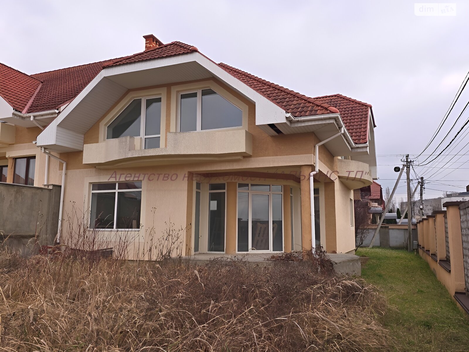 двоповерховий таунхаус, 181.1 кв. м, цегла. Продаж в Ужгороді, район Червениця фото 1 двоповерховий таунхаус, 181.1 кв. м, цегла. Продаж в Ужгороді, район Червениця фото 1