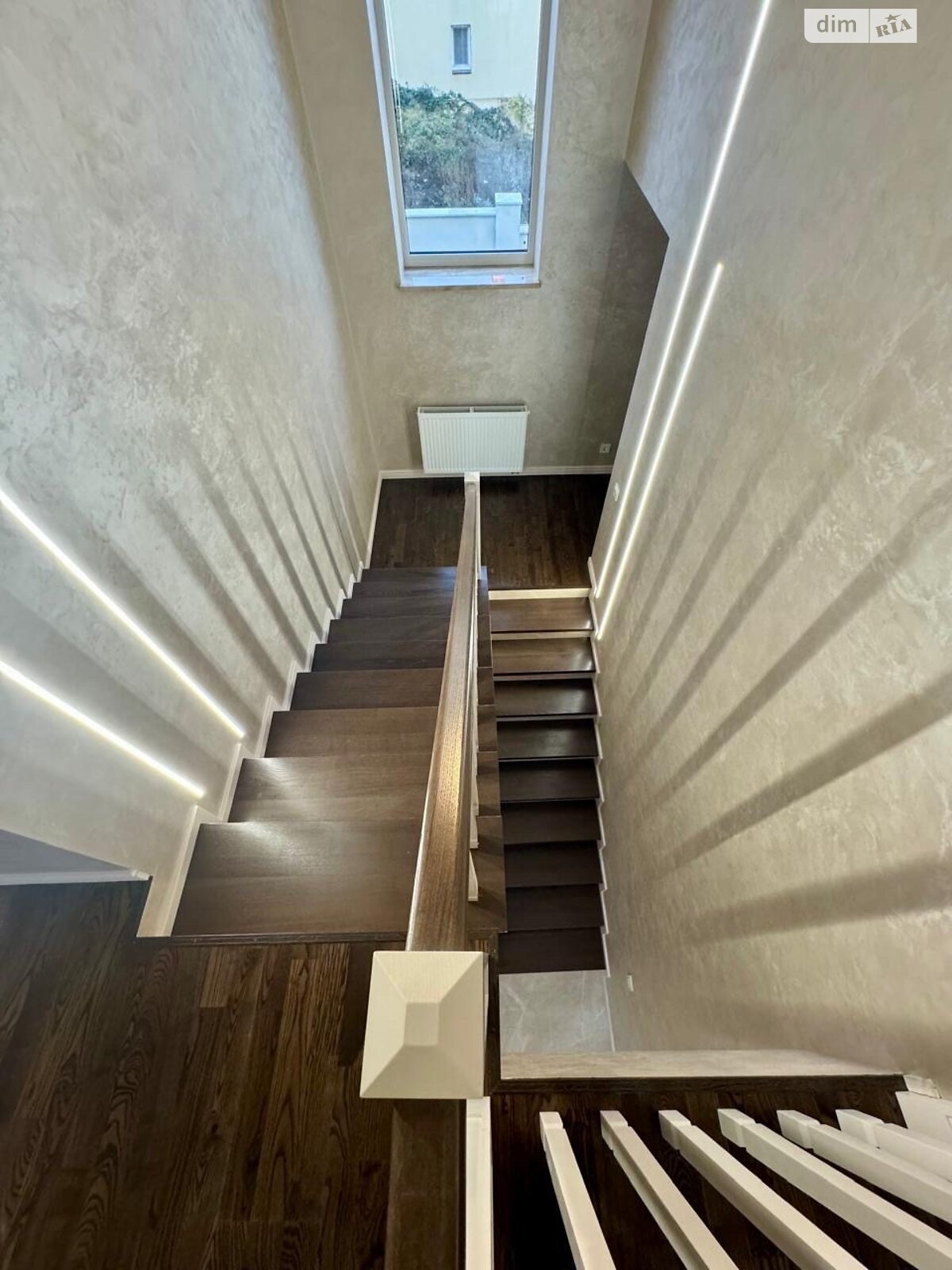 трехэтажный таунхаус, 135 кв. м, кирпич. Продажа в Ужгороде район Кальвария фото 1 трехэтажный таунхаус, 135 кв. м, кирпич. Продажа в Ужгороде район Кальвария фото 1