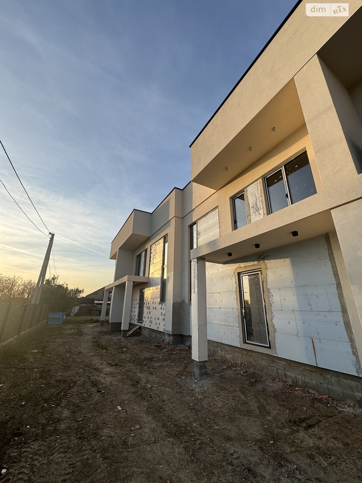трехэтажный таунхаус, 115 кв. м, кирпич. Продажа в Ужгороде фото 1 трехэтажный таунхаус, 115 кв. м, кирпич. Продажа в Ужгороде фото 1