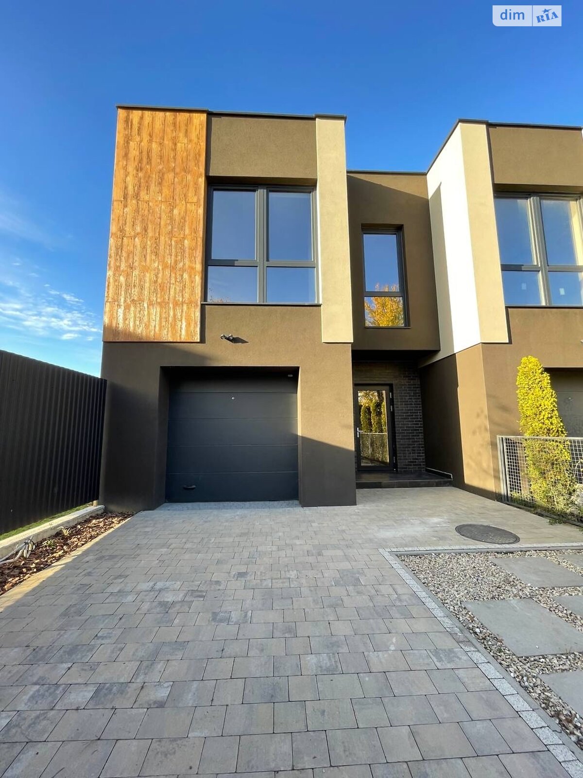 двухэтажный таунхаус, 154 кв. м, кирпич. Продажа в Ужгороде район Компотный фото 1