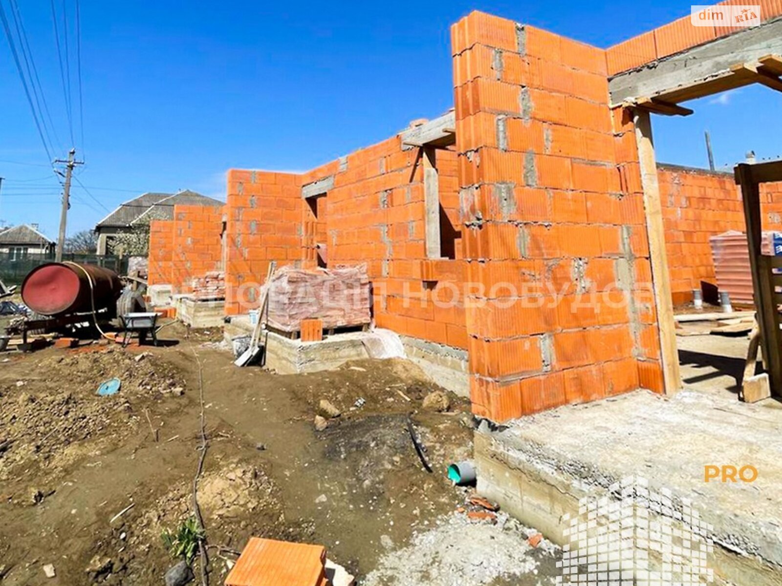 двухэтажный таунхаус, 108 кв. м, кирпич. Продажа в Ужгороде район Новый фото 1 двухэтажный таунхаус, 108 кв. м, кирпич. Продажа в Ужгороде район Новый фото 1