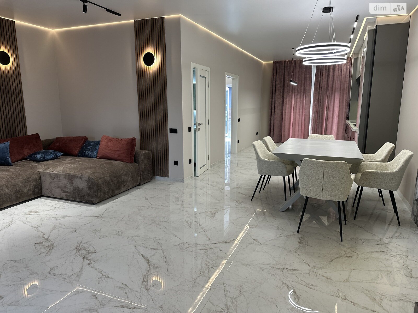 двоповерховий таунхаус, 180 кв. м, цегла. Продаж в Ужгороді, район Новий фото 1 двоповерховий таунхаус, 180 кв. м, цегла. Продаж в Ужгороді, район Новий фото 1