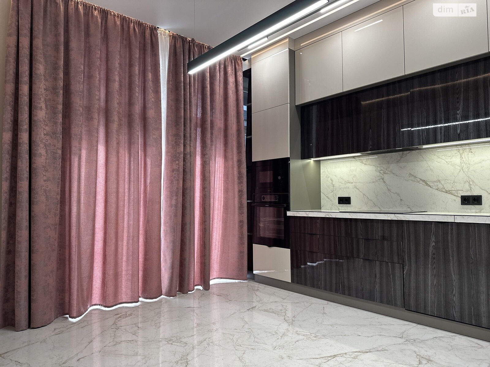 двоповерховий таунхаус, 180 кв. м, цегла. Продаж в Ужгороді, район Новий фото 1 двоповерховий таунхаус, 180 кв. м, цегла. Продаж в Ужгороді, район Новий фото 1