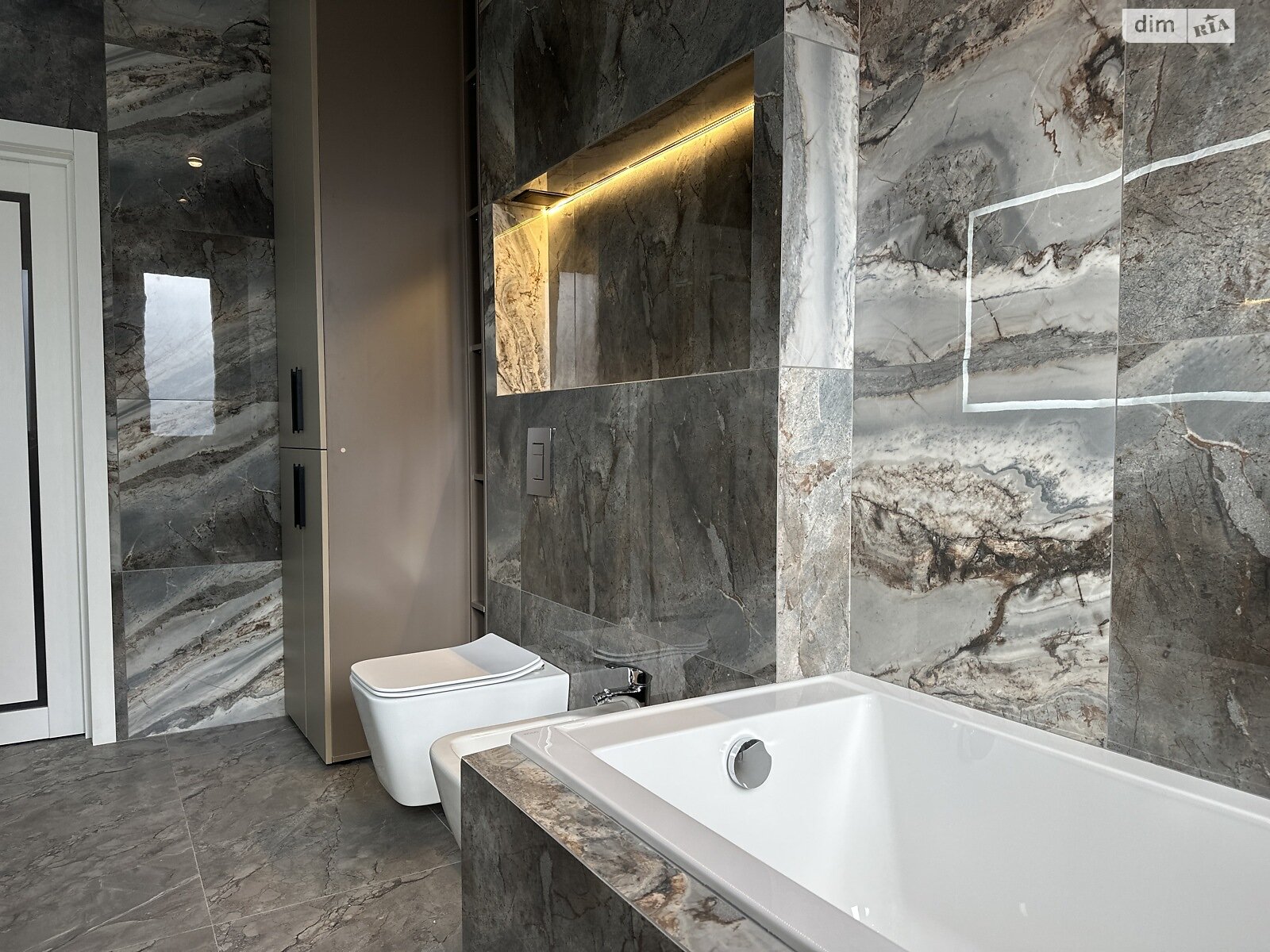 двоповерховий таунхаус, 180 кв. м, цегла. Продаж в Ужгороді, район Новий фото 1 двоповерховий таунхаус, 180 кв. м, цегла. Продаж в Ужгороді, район Новий фото 1