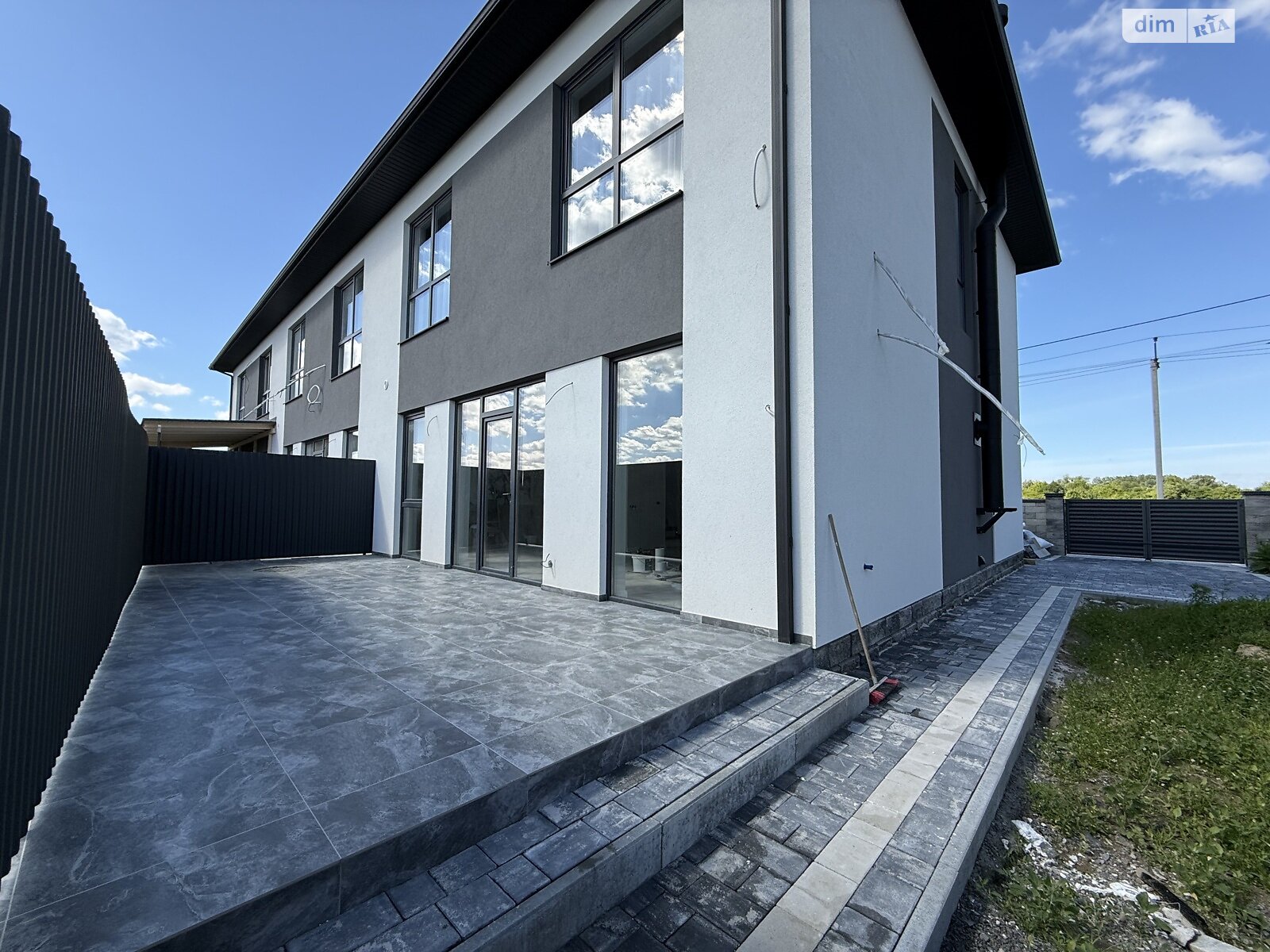 двоповерховий таунхаус, 155 кв. м, цегла. Продаж в Ужгороді, район Садовий фото 1 двоповерховий таунхаус, 155 кв. м, цегла. Продаж в Ужгороді, район Садовий фото 1