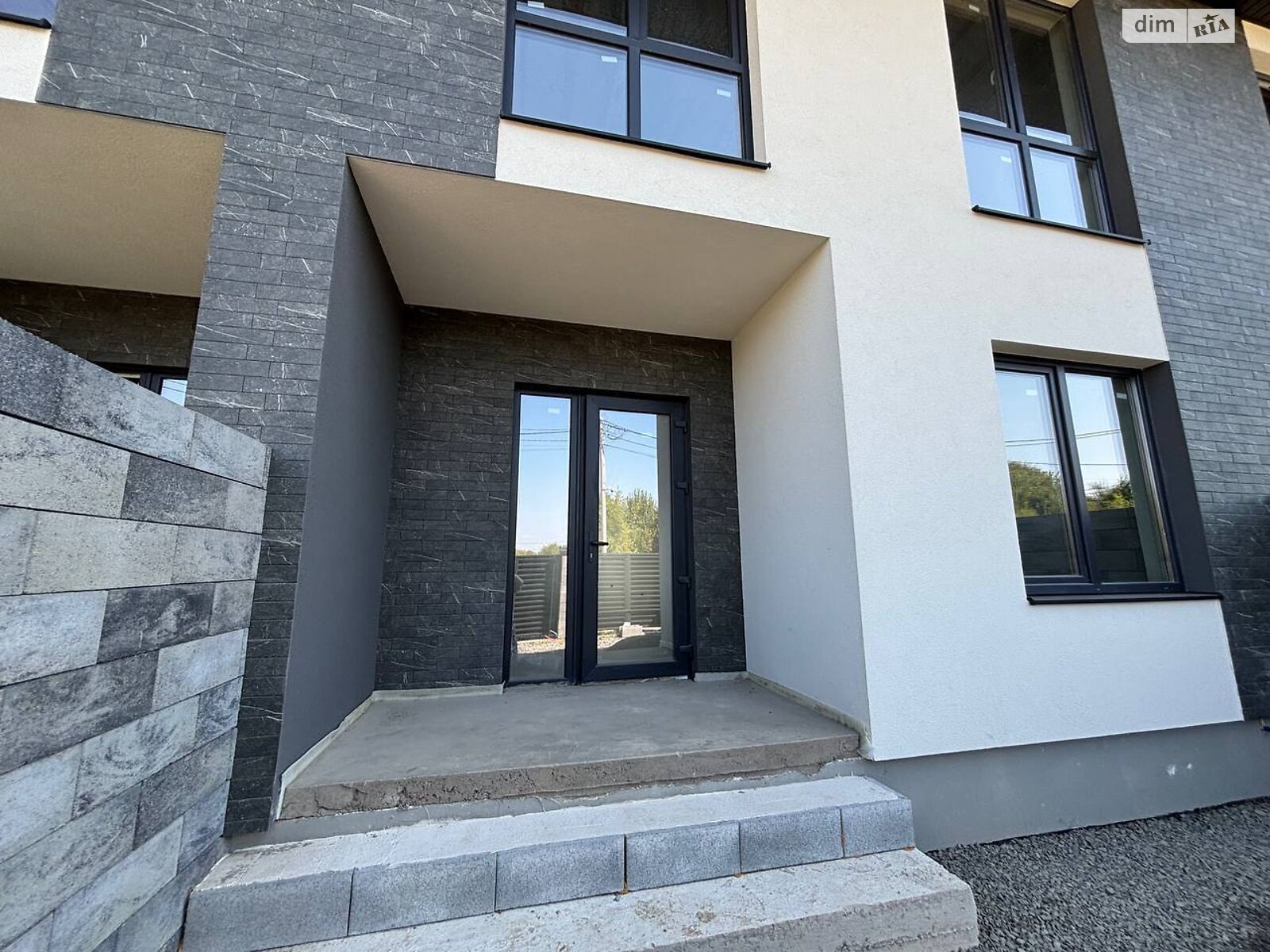 двоповерховий таунхаус, 139 кв. м, цегла. Продаж в Ужгороді, район Садовий фото 1 двоповерховий таунхаус, 139 кв. м, цегла. Продаж в Ужгороді, район Садовий фото 1
