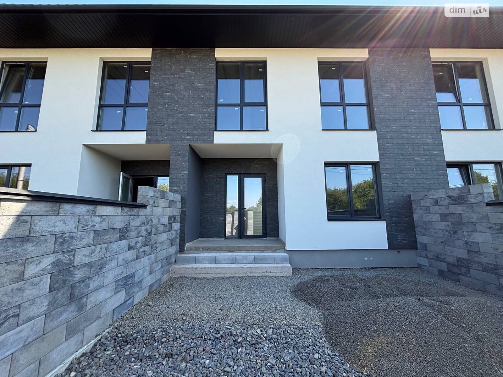 двоповерховий таунхаус, 139 кв. м, цегла. Продаж в Ужгороді, район Садовий фото 1 двоповерховий таунхаус, 139 кв. м, цегла. Продаж в Ужгороді, район Садовий фото 1