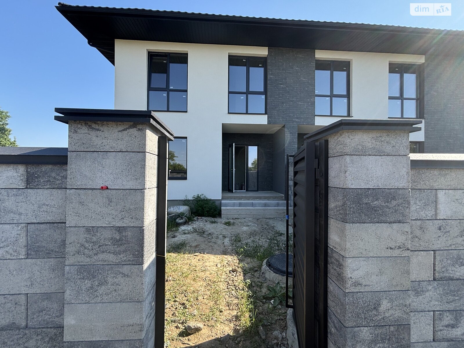 двоповерховий таунхаус, 145 кв. м, цегла. Продаж в Ужгороді, район Садовий фото 1 двоповерховий таунхаус, 145 кв. м, цегла. Продаж в Ужгороді, район Садовий фото 1