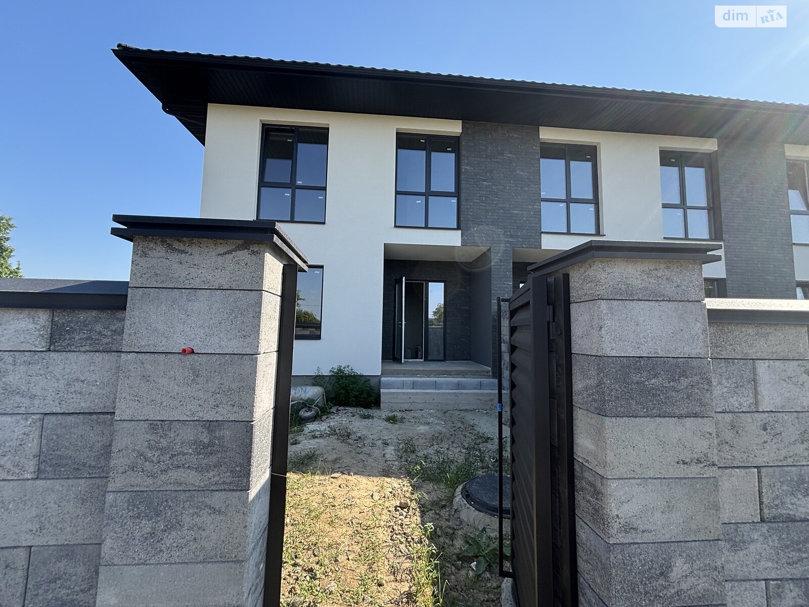 двоповерховий таунхаус, 145 кв. м, цегла. Продаж в Ужгороді, район Садовий фото 1 двоповерховий таунхаус, 145 кв. м, цегла. Продаж в Ужгороді, район Садовий фото 1