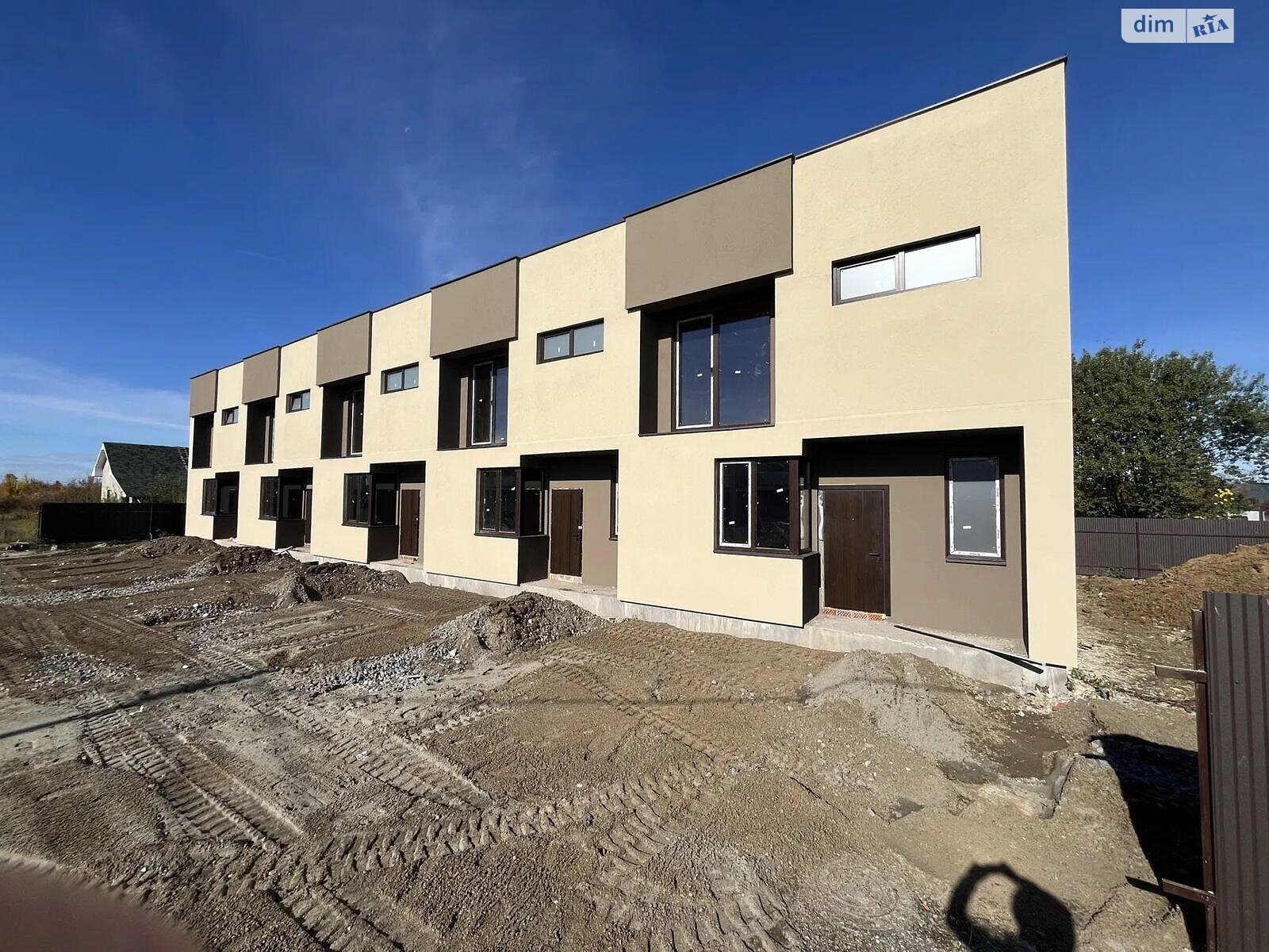 двухэтажный таунхаус, 112 кв. м, кирпич. Продажа в Ужгороде район Садовый фото 1