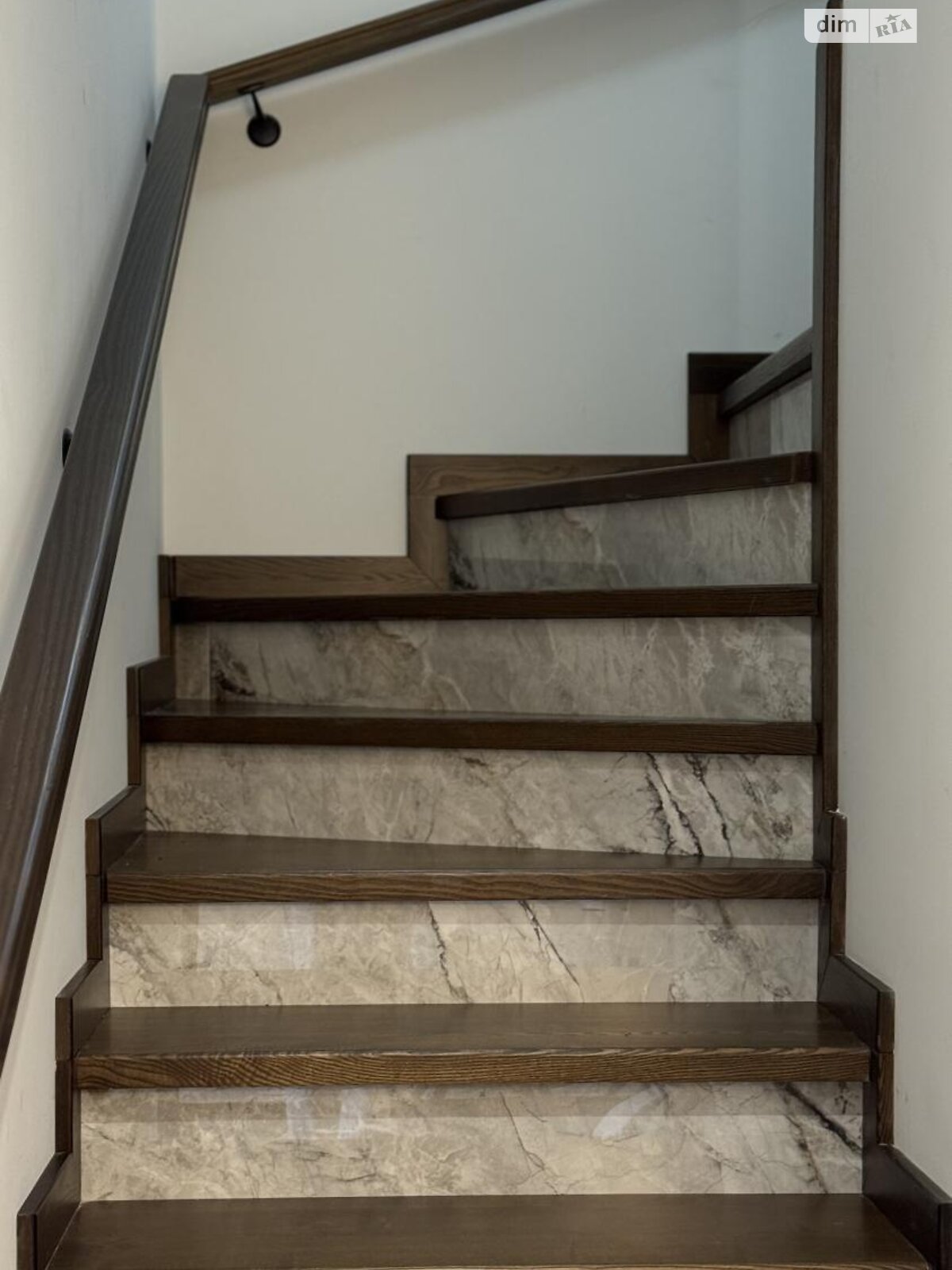 двоповерховий таунхаус, 130 кв. м, кирпич. Продаж в Ужгороді, район Садовий фото 1 двоповерховий таунхаус, 130 кв. м, кирпич. Продаж в Ужгороді, район Садовий фото 1