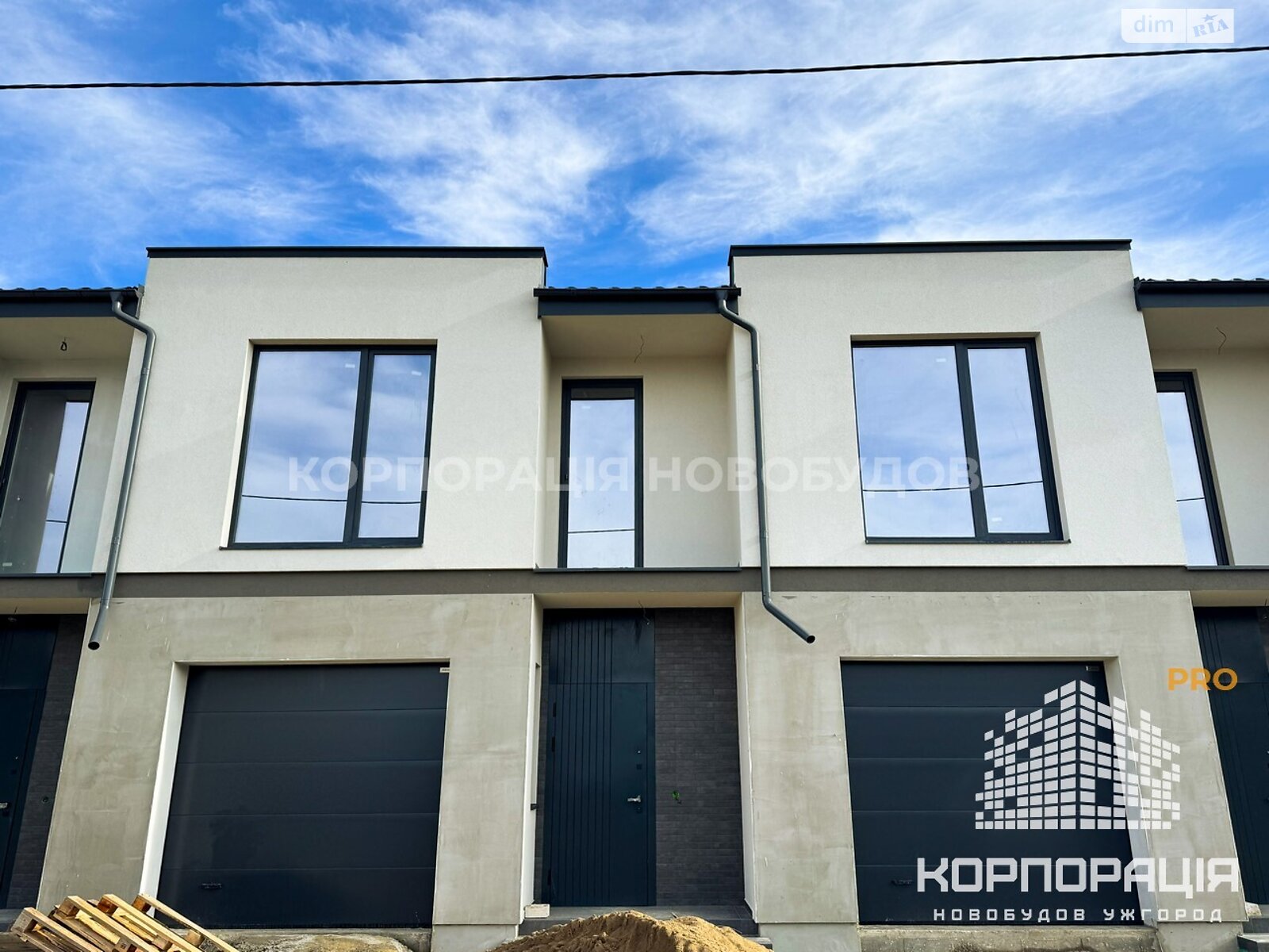 двухэтажный таунхаус, 124 кв. м, кирпич. Продажа в Ужгороде район Садовый фото 1 двухэтажный таунхаус, 124 кв. м, кирпич. Продажа в Ужгороде район Садовый фото 1