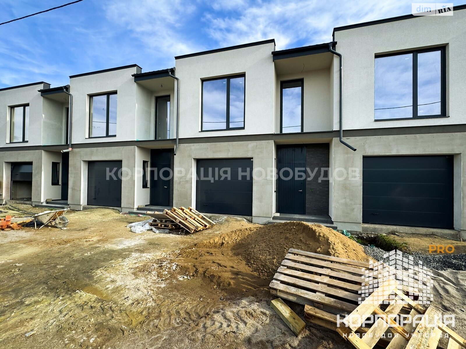 двухэтажный таунхаус, 124 кв. м, кирпич. Продажа в Ужгороде район Садовый фото 1 двухэтажный таунхаус, 124 кв. м, кирпич. Продажа в Ужгороде район Садовый фото 1