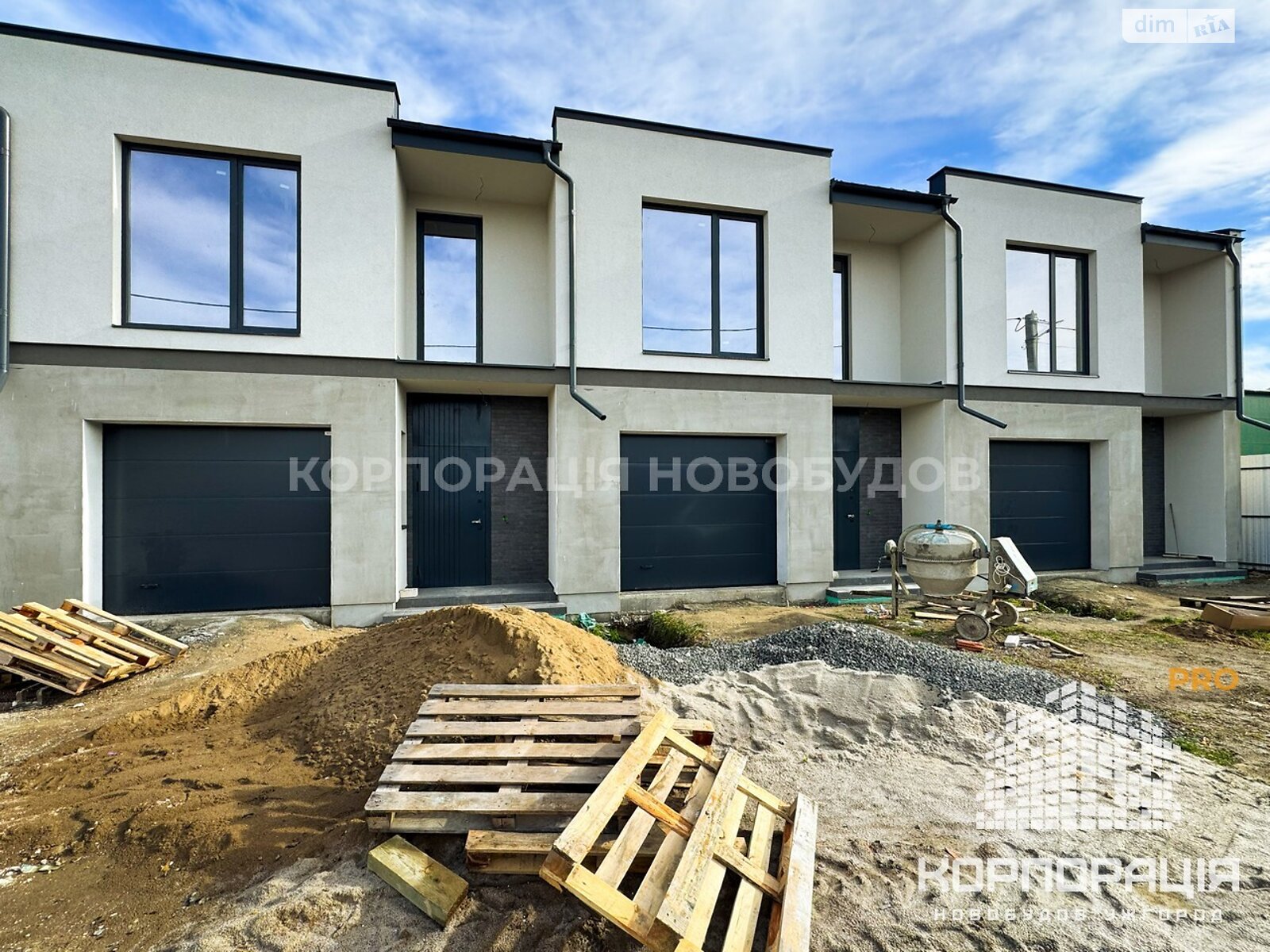 двухэтажный таунхаус, 124 кв. м, кирпич. Продажа в Ужгороде район Садовый фото 1 двухэтажный таунхаус, 124 кв. м, кирпич. Продажа в Ужгороде район Садовый фото 1