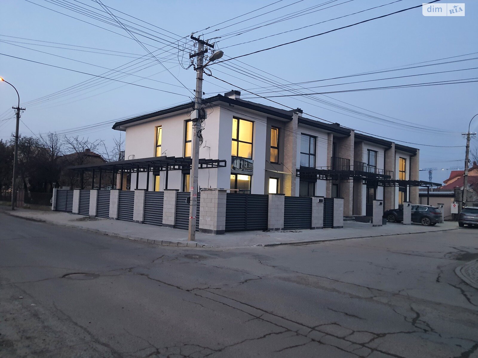 двоповерховий таунхаус, 142.1 кв. м, кирпич. Продаж в Ужгороді, район Свепомоц фото 1 двоповерховий таунхаус, 142.1 кв. м, кирпич. Продаж в Ужгороді, район Свепомоц фото 1