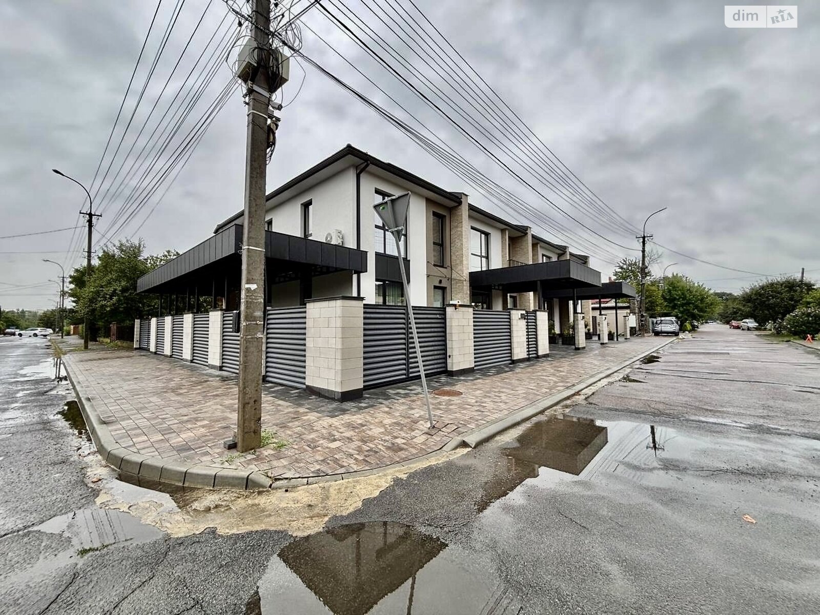 двоповерховий таунхаус, 145 кв. м, цегла. Продаж в Ужгороді, район Свепомоц фото 1 двоповерховий таунхаус, 145 кв. м, цегла. Продаж в Ужгороді, район Свепомоц фото 1